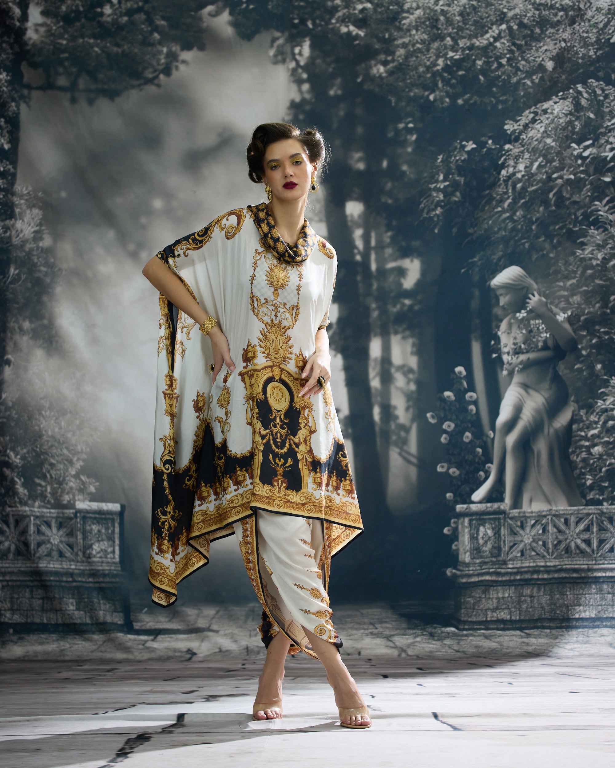 Rome : Lavanya/Sonth - Black/Gold