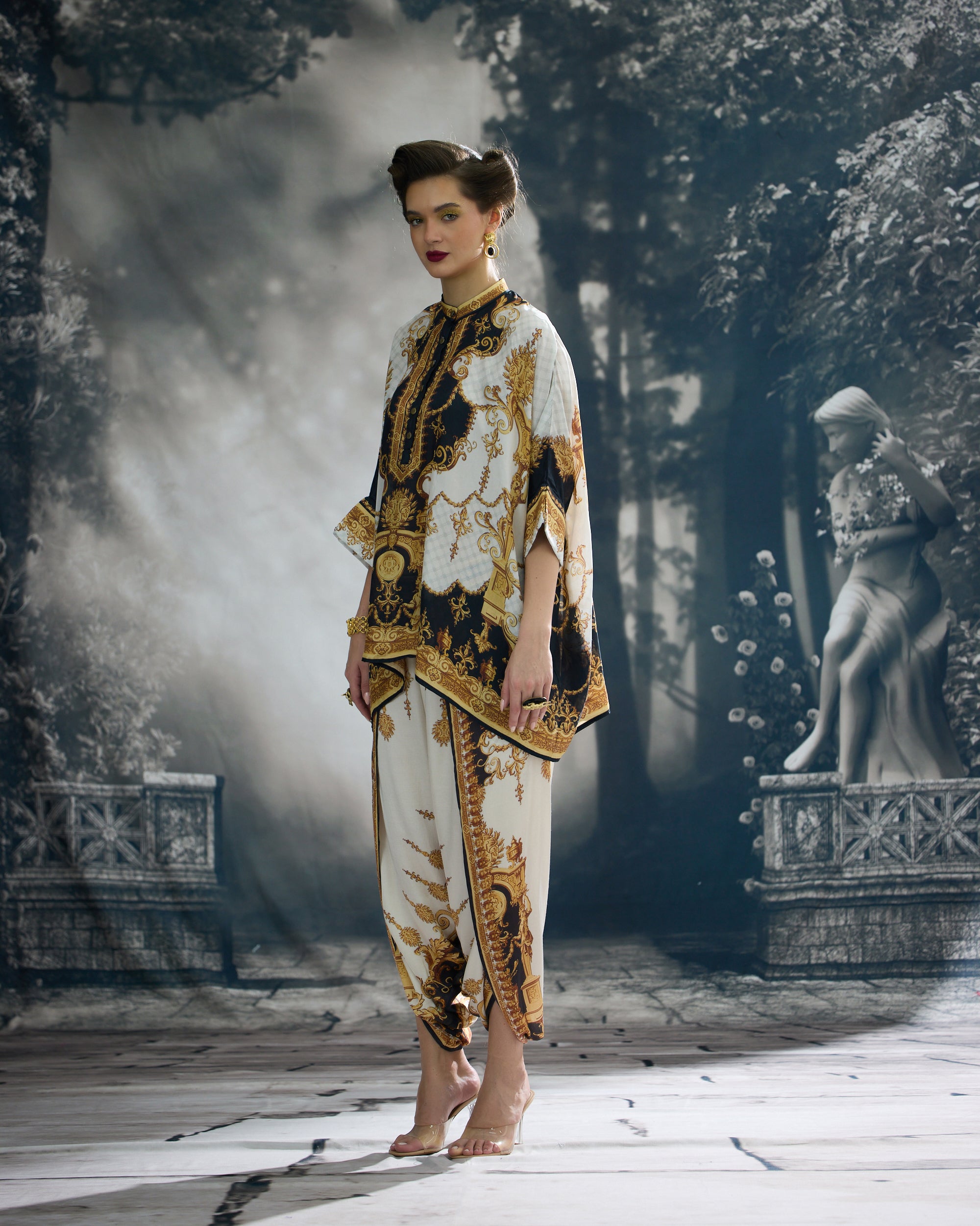 Rome : Chanel/Sonth -  Black/Gold