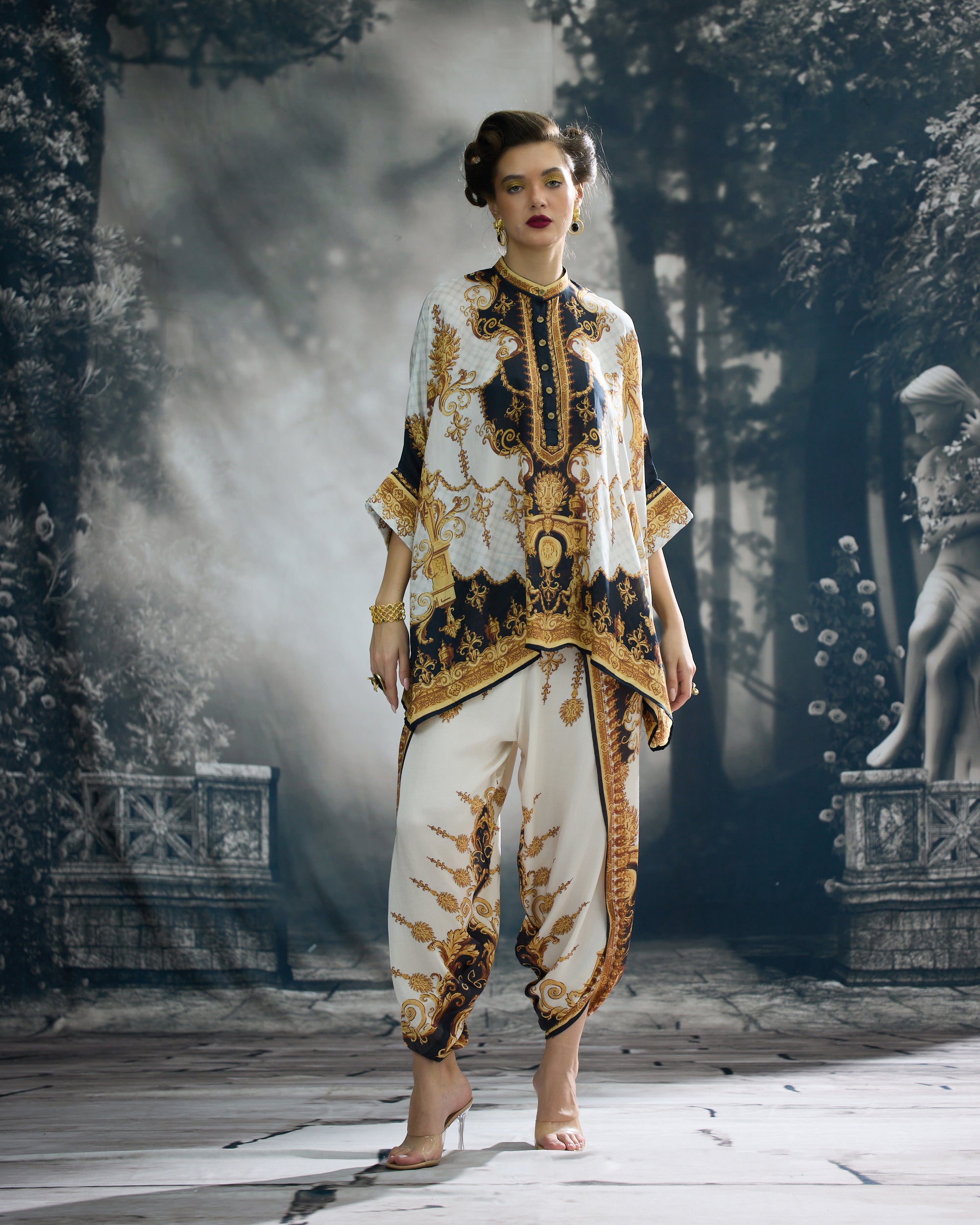 Rome : Chanel/Sonth -  Black/Gold