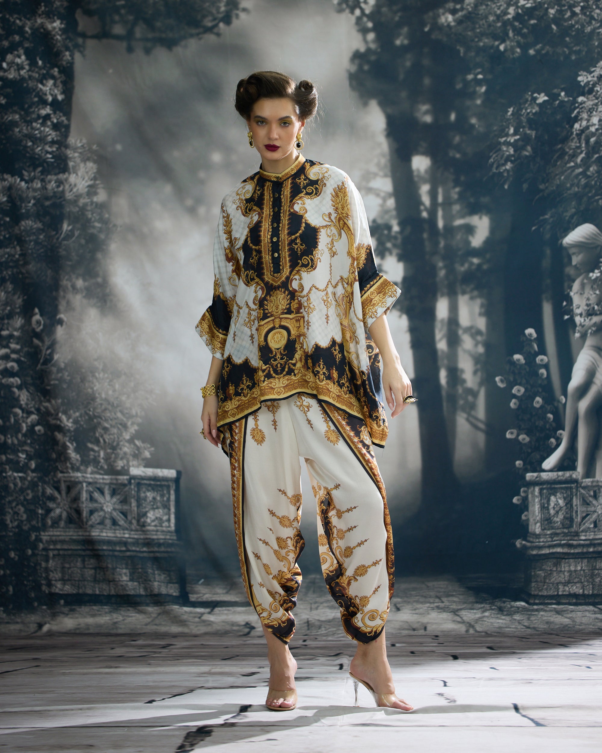 Rome : Chanel/Sonth -  Black/Gold