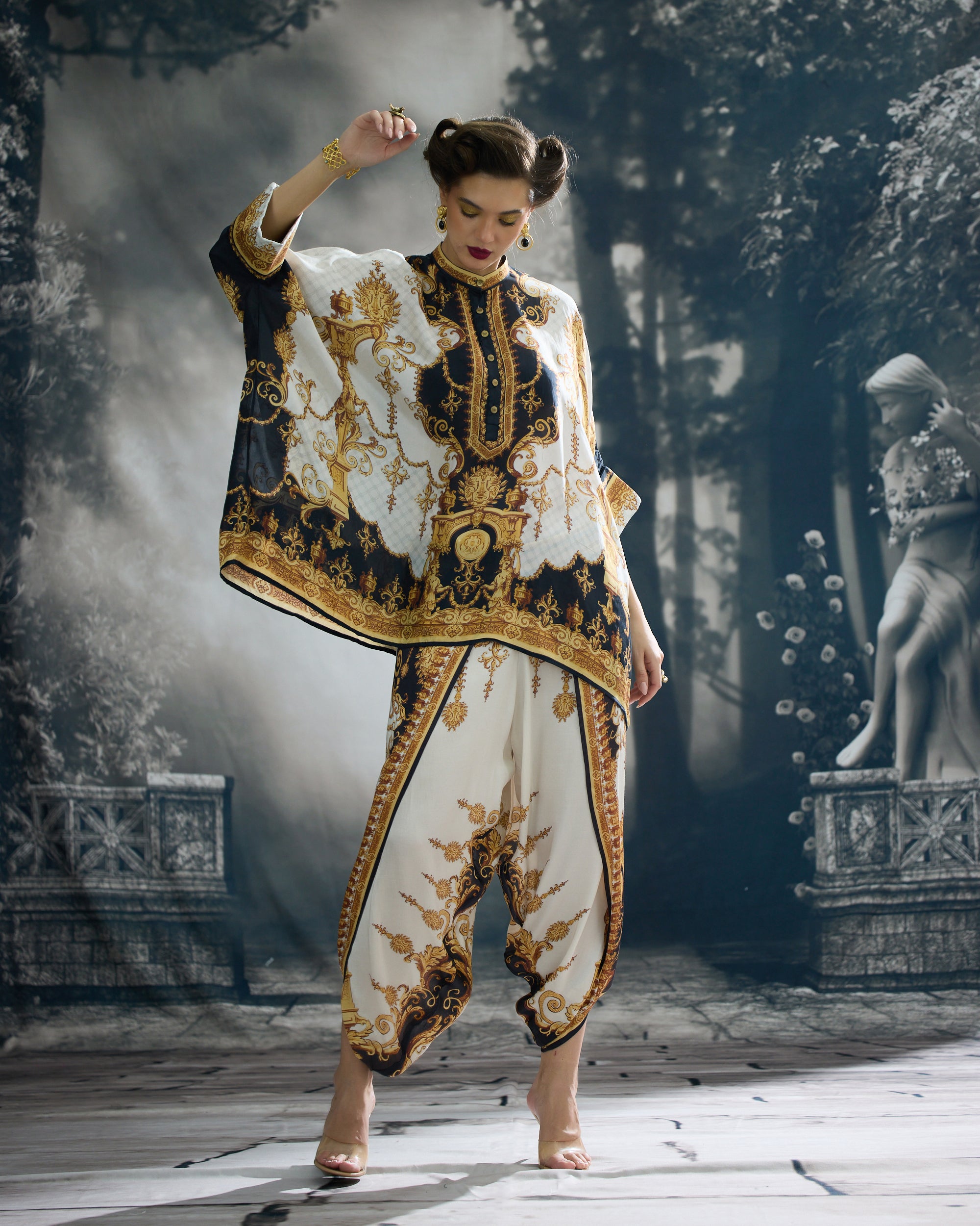 Rome : Chanel/Sonth -  Black/Gold