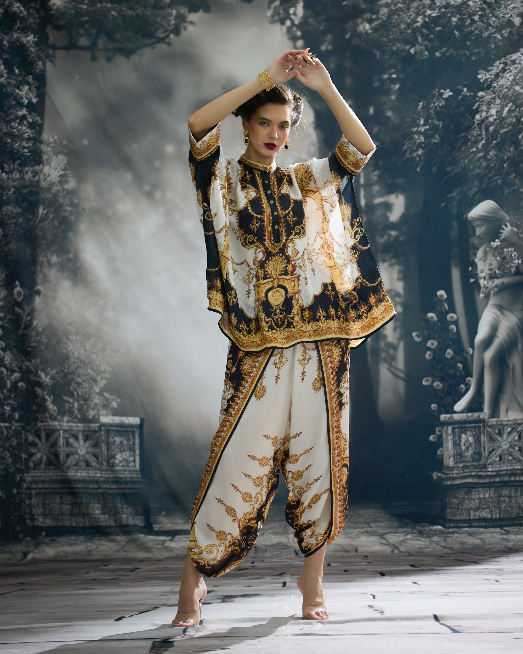 Rome : Chanel/Sonth -  Black/Gold