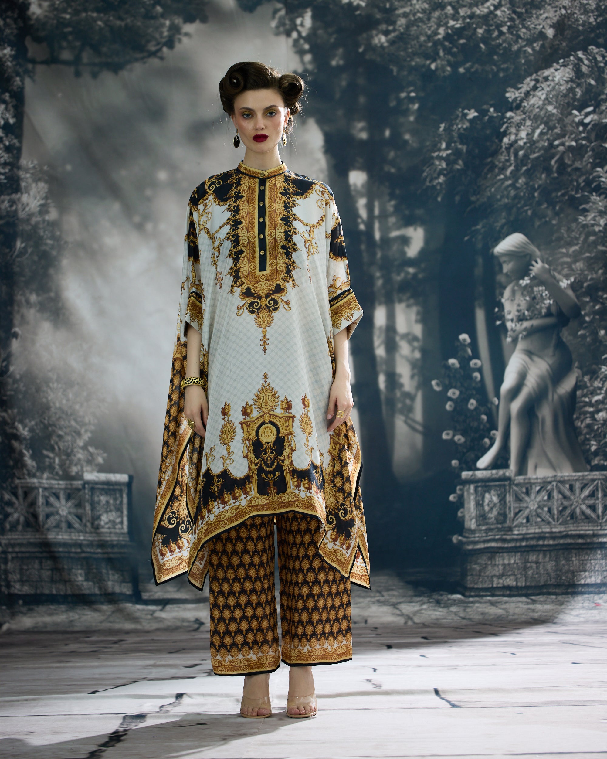 Rome : Chantelle - Black/Gold