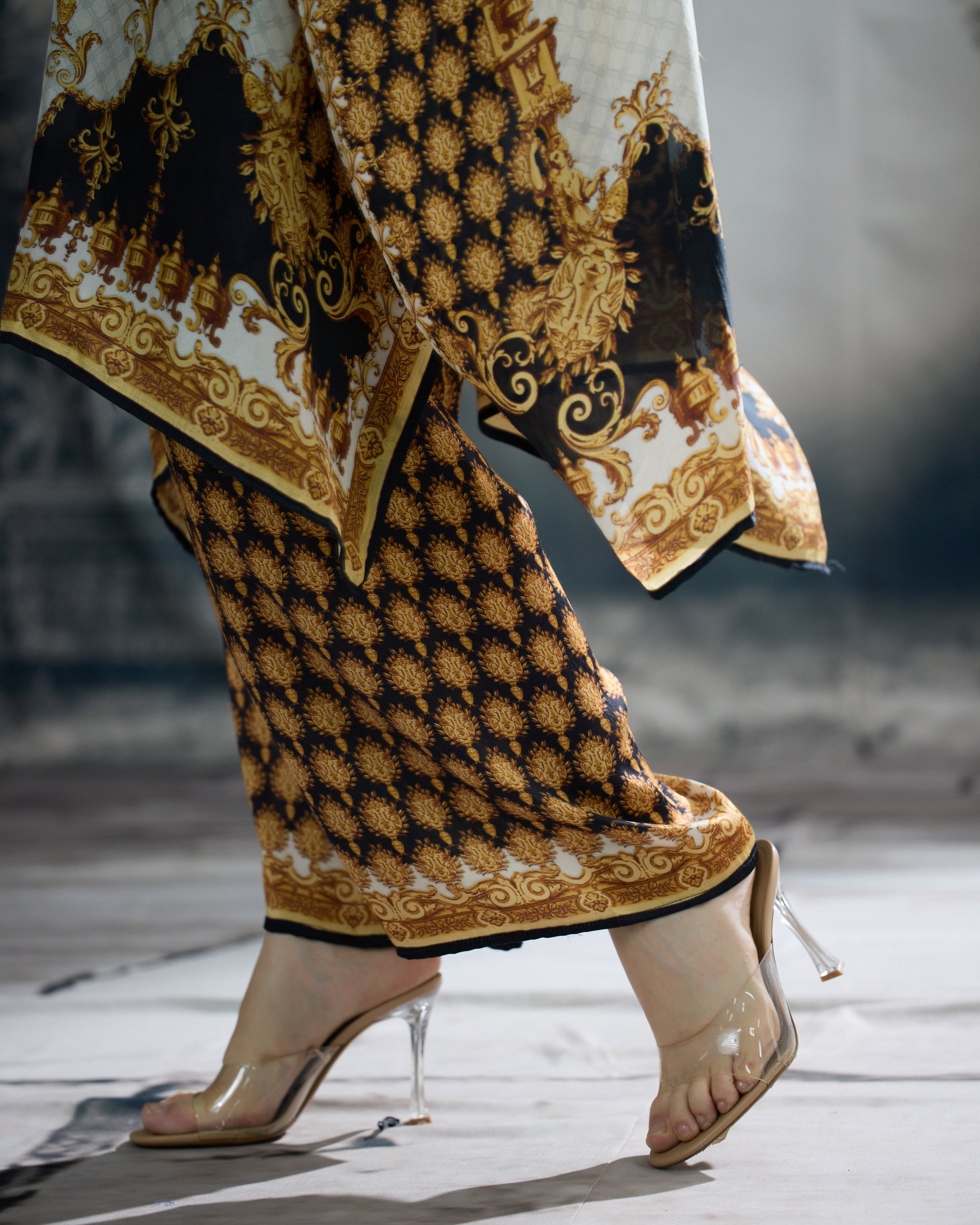 Rome : Chantelle - Black/Gold