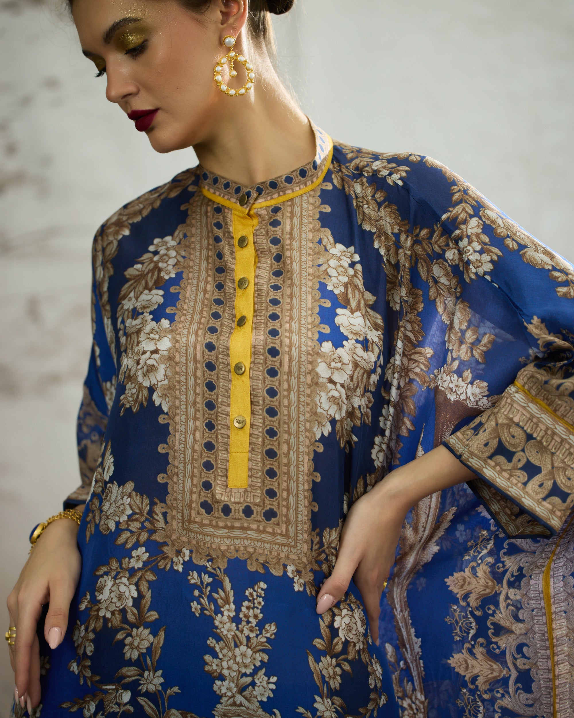 Rome : Chanel 36" - Blue