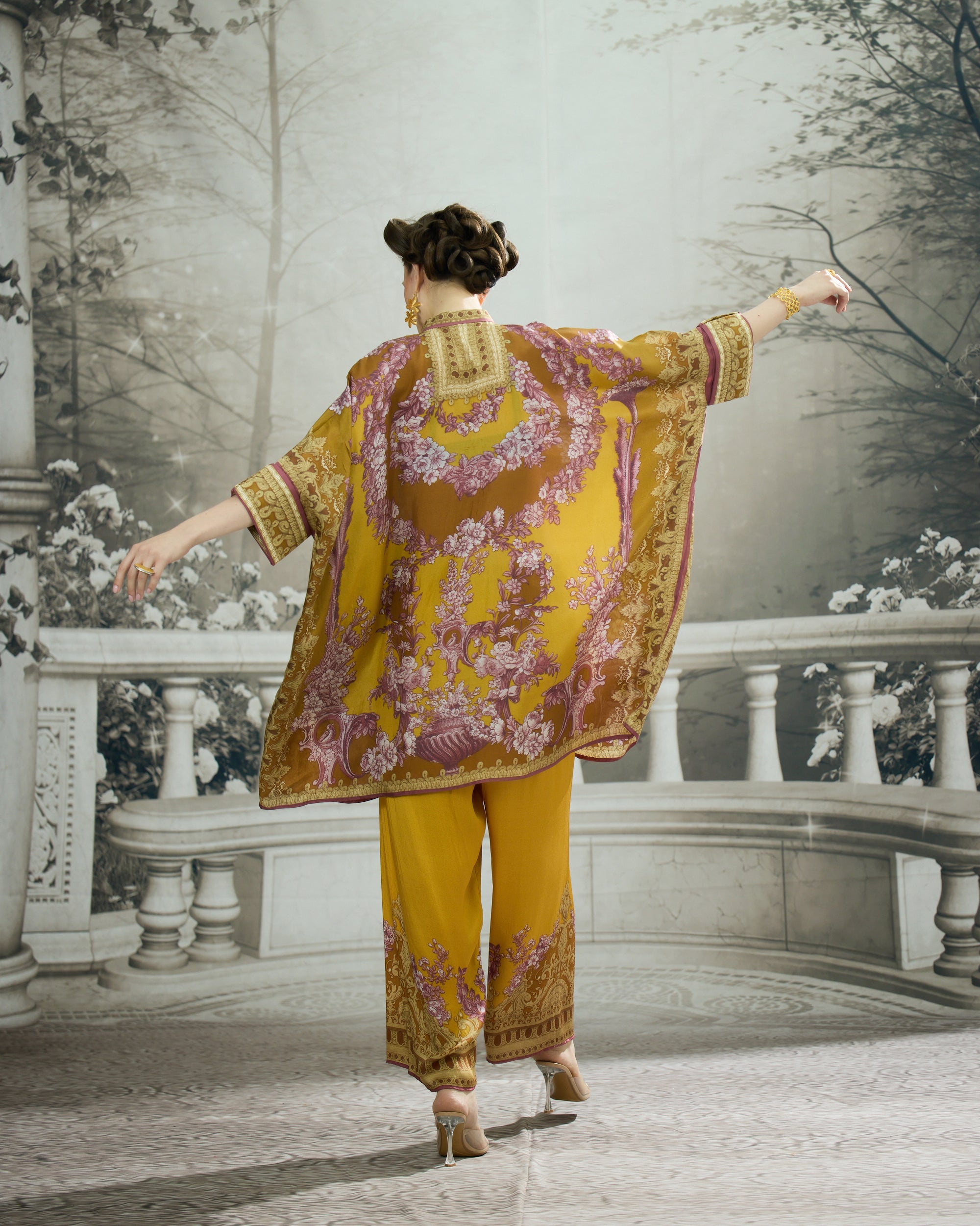 Rome : Chanel 36" - Mustard