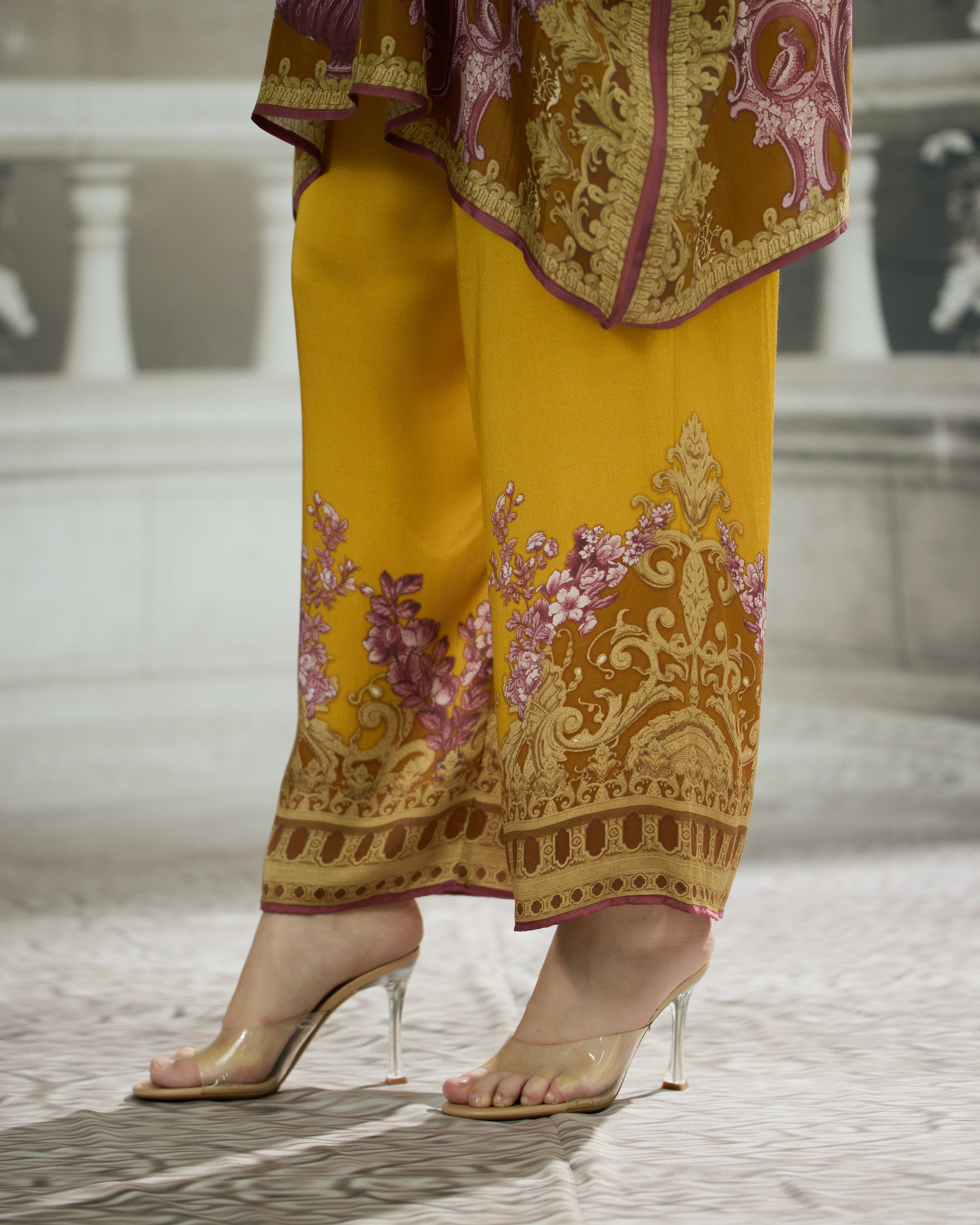 Rome : Chanel 36" - Mustard