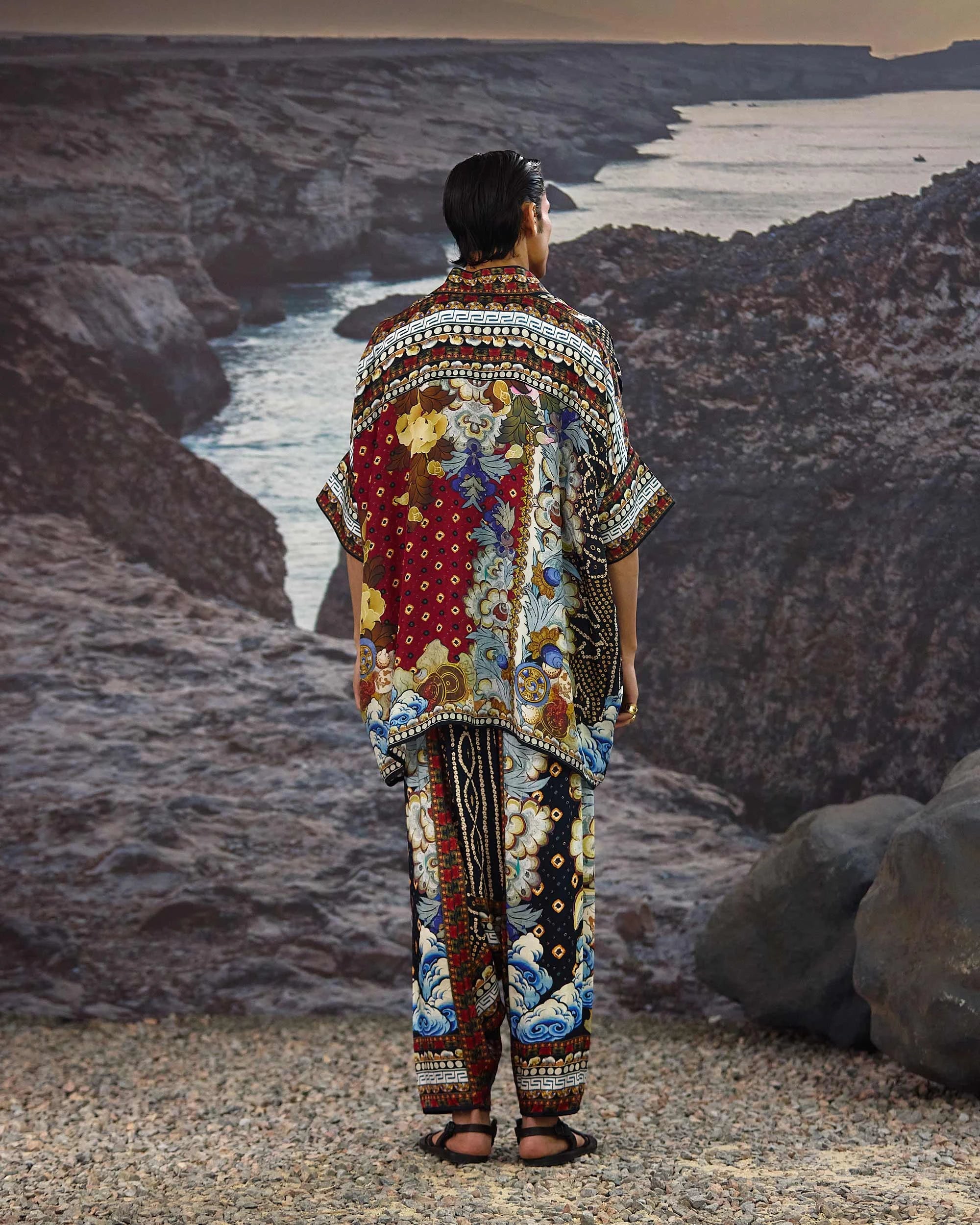 LADAKH : Kimono