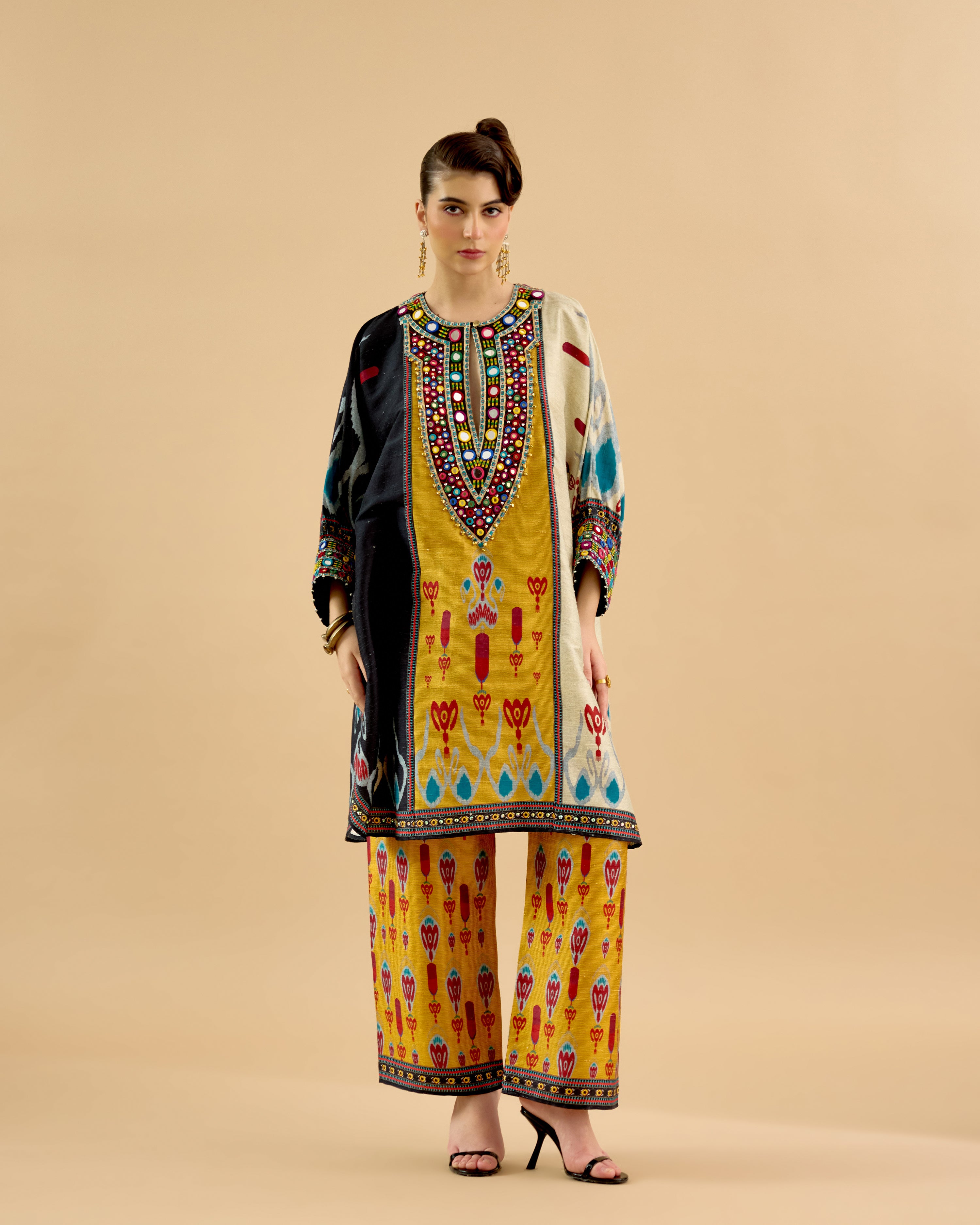 Tangier : Myra - Black/Eggshell