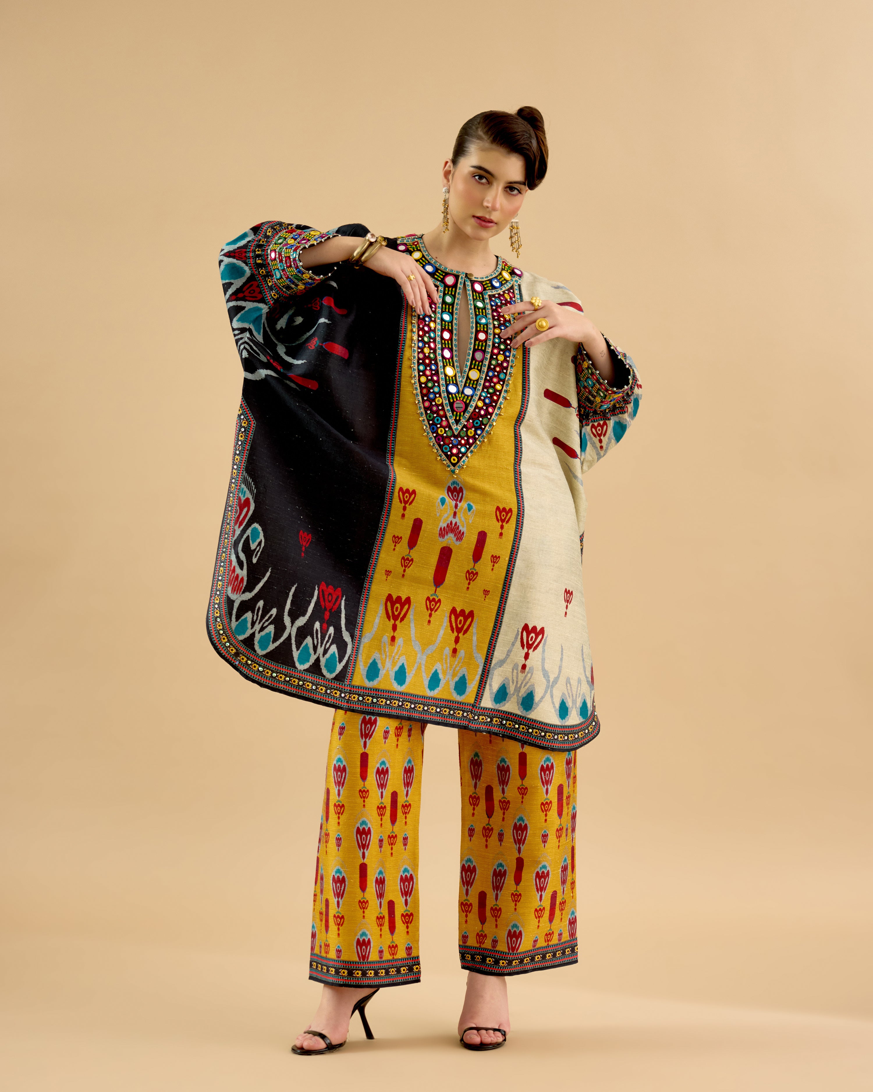 Tangier : Myra - Black/Eggshell