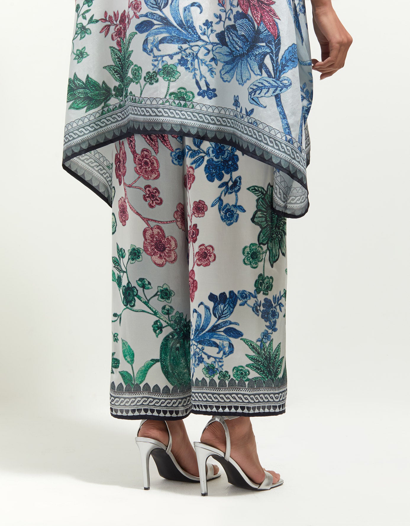 Florence : Chanel 36" - White/Multi