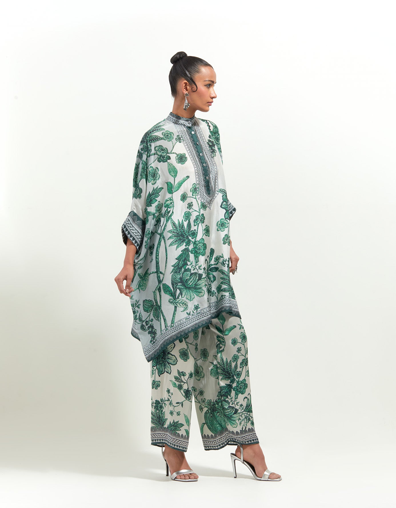 Florence : Chanel 36" - White/Emerald