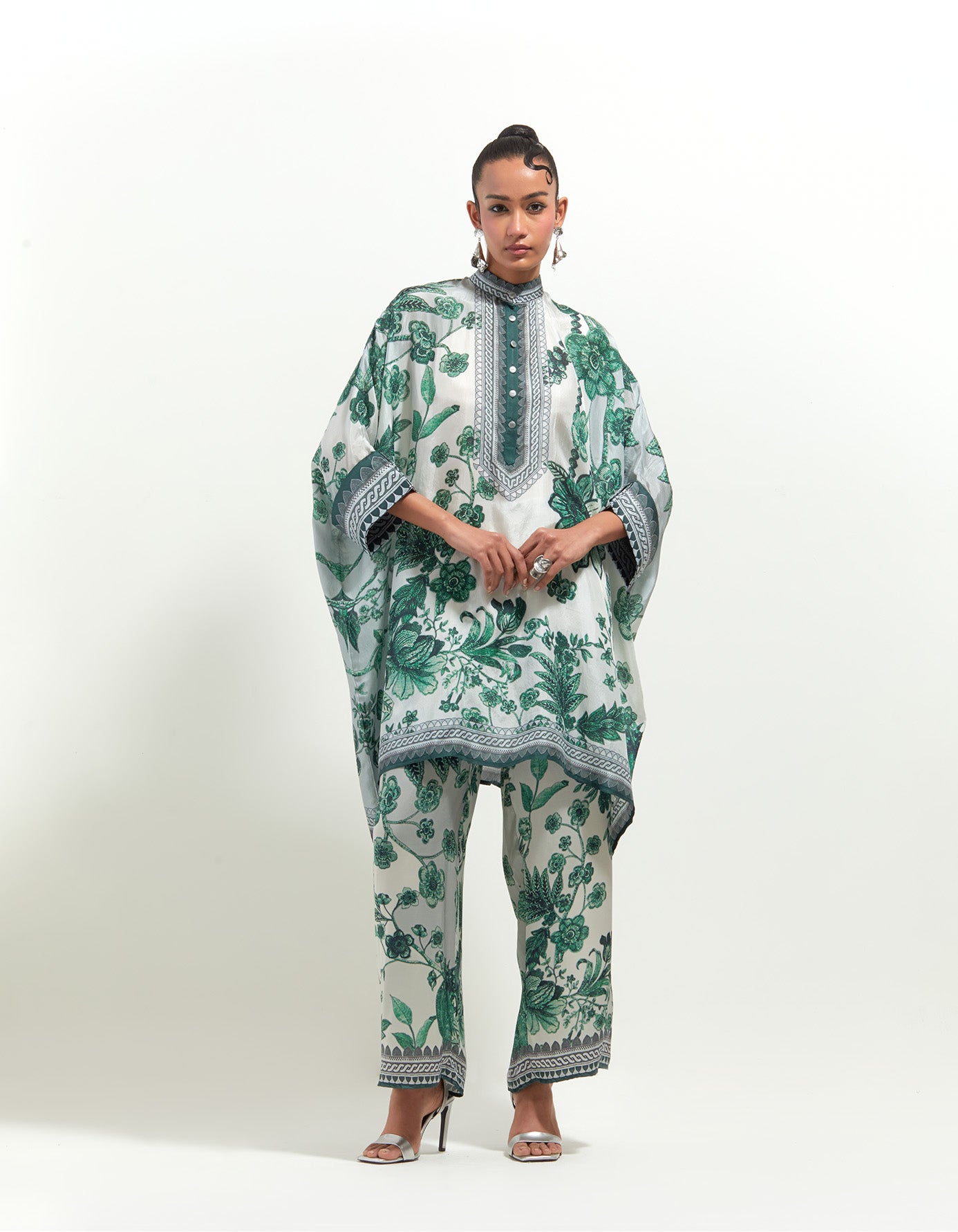 Florence : Chanel 36" - White/Emerald