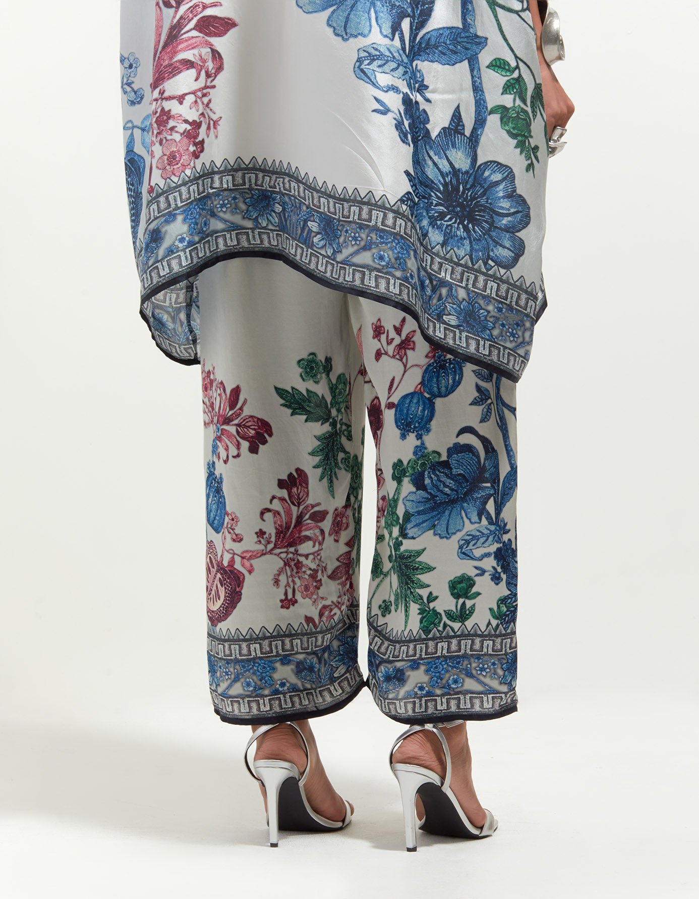 Florence : Chanel 36" - White/Multi