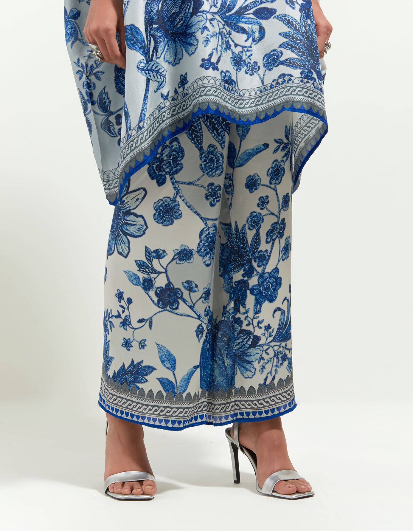 Florence : Chanel 36" - White/Blue