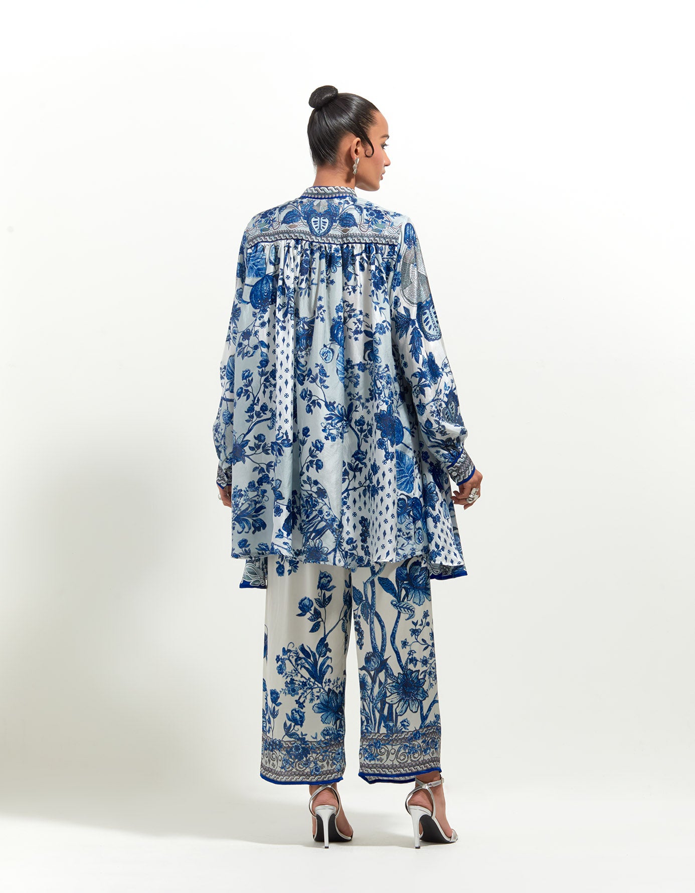 Florence : Nilofer - White/Blue