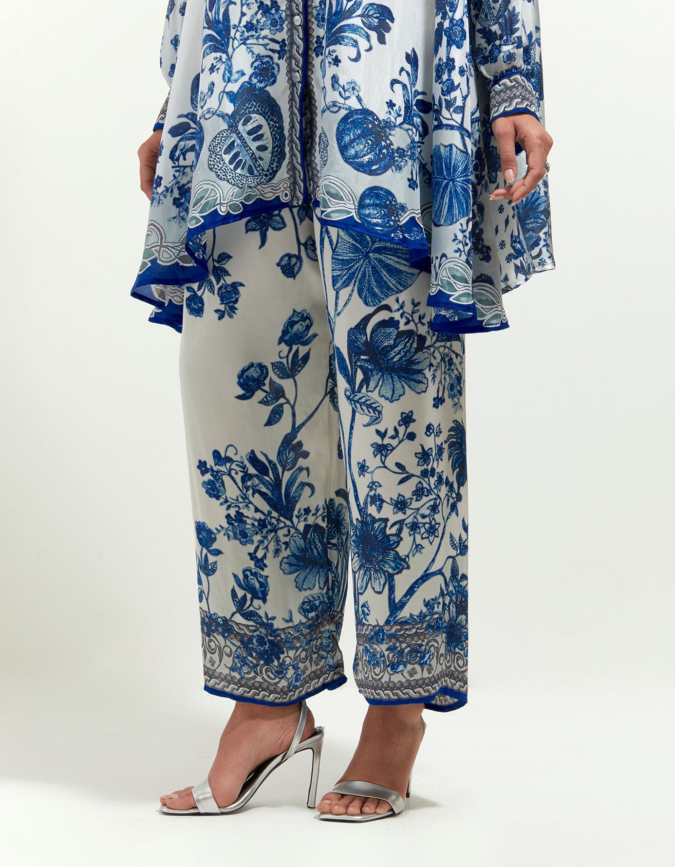 Florence : Nilofer - White/Blue