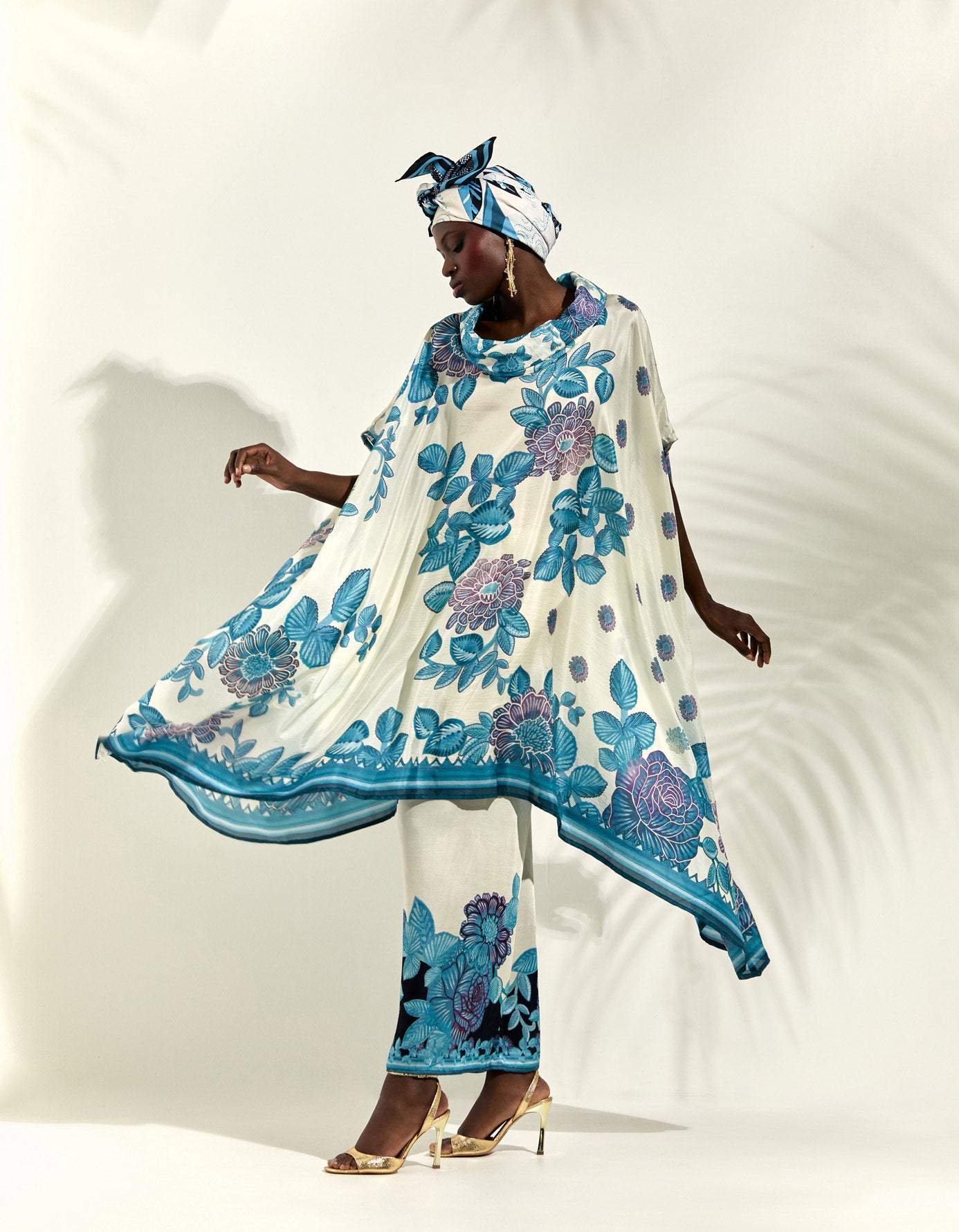 Jamaica : Lavanya - Ivory/Blue