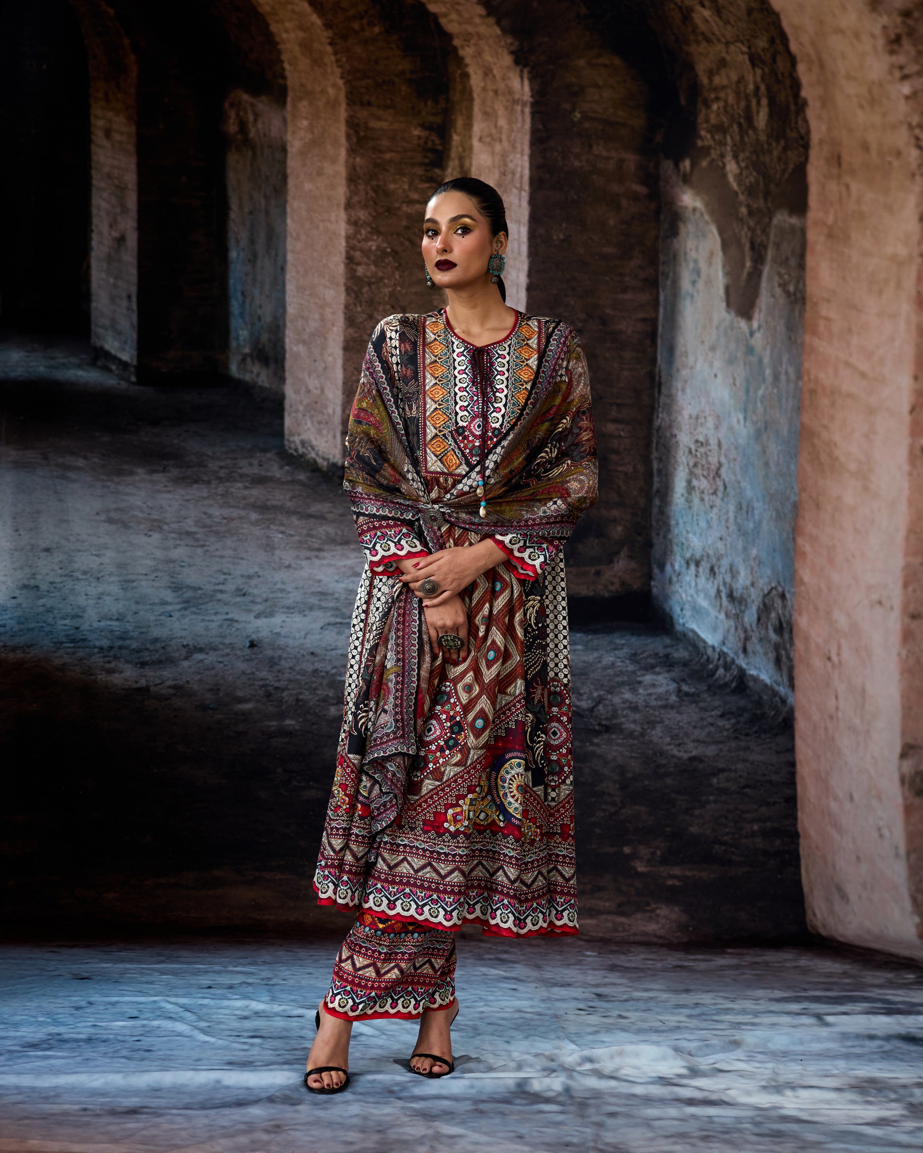 Bethari : Anisha - Eggshell/Maroon