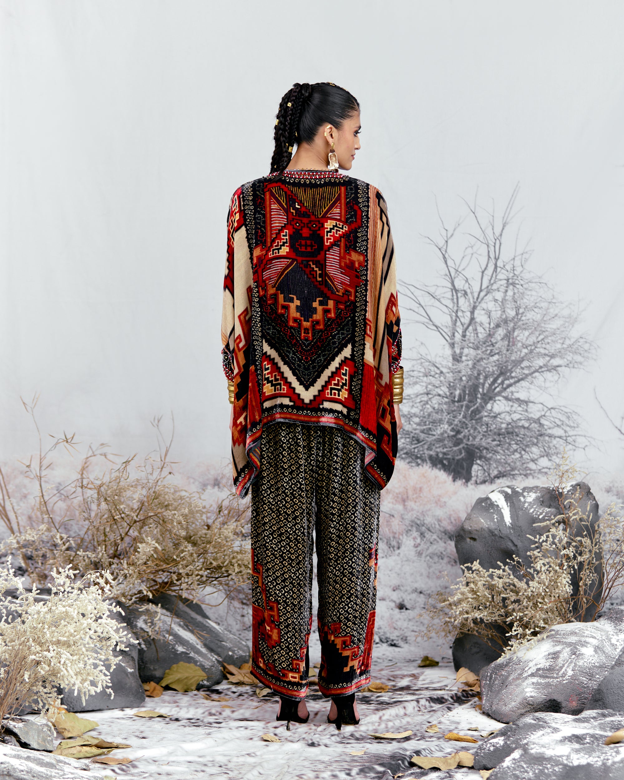 Tijori : Chanel - Beige/Red