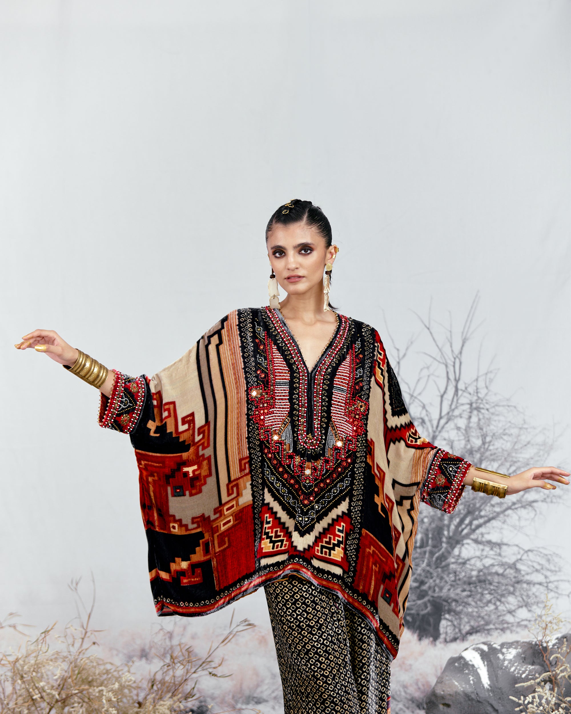 Tijori : Chanel - Beige/Red