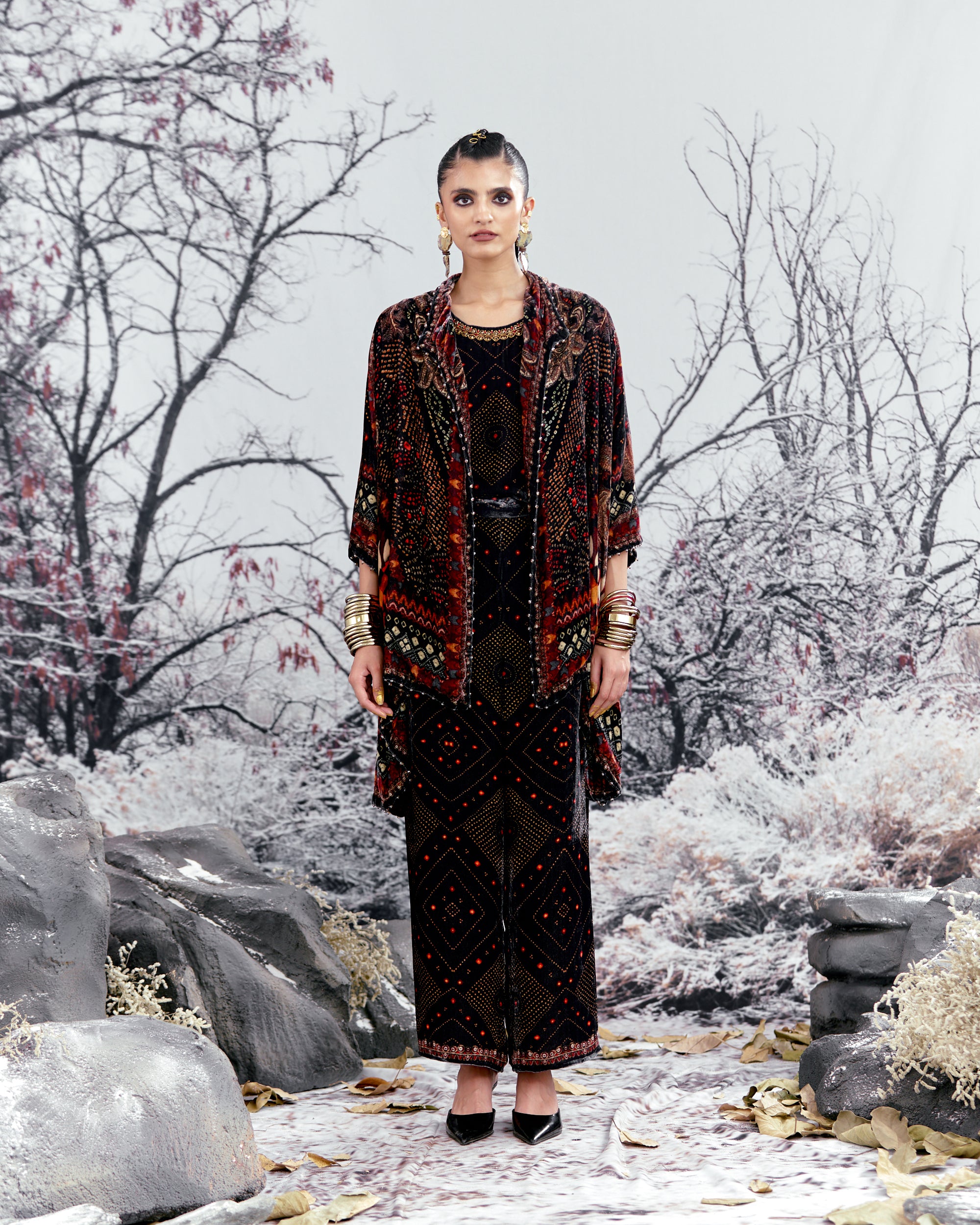 Tijori : Adhira - Black