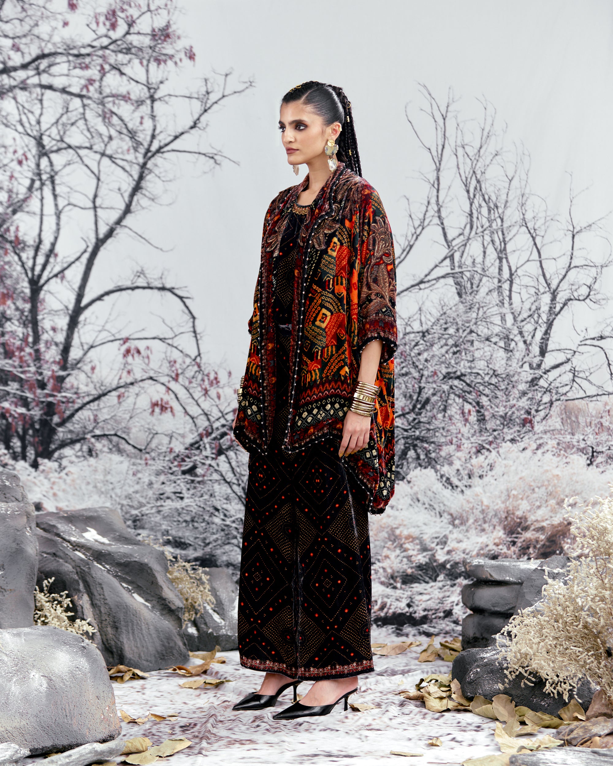 Tijori : Adhira - Black