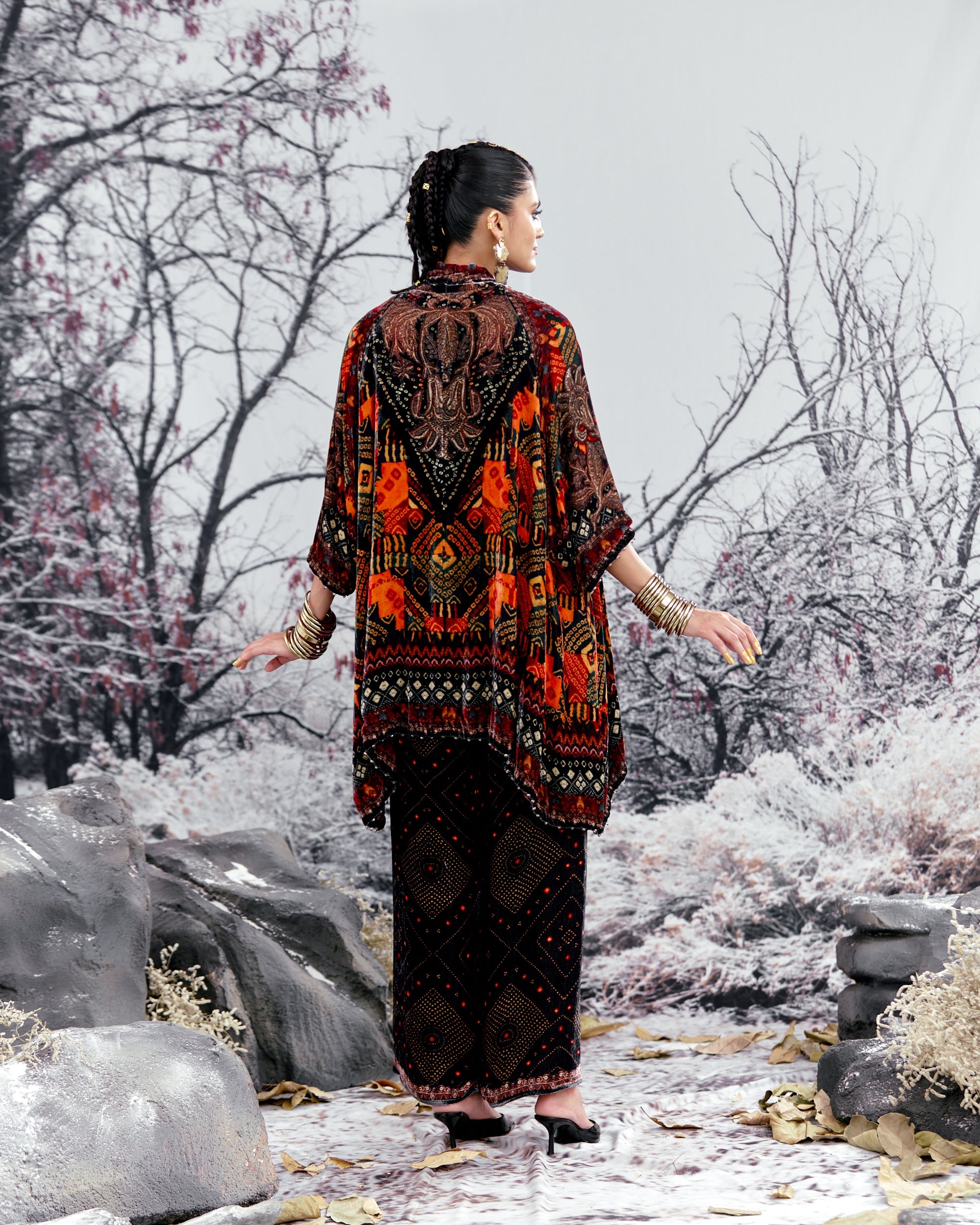 Tijori : Adhira - Black