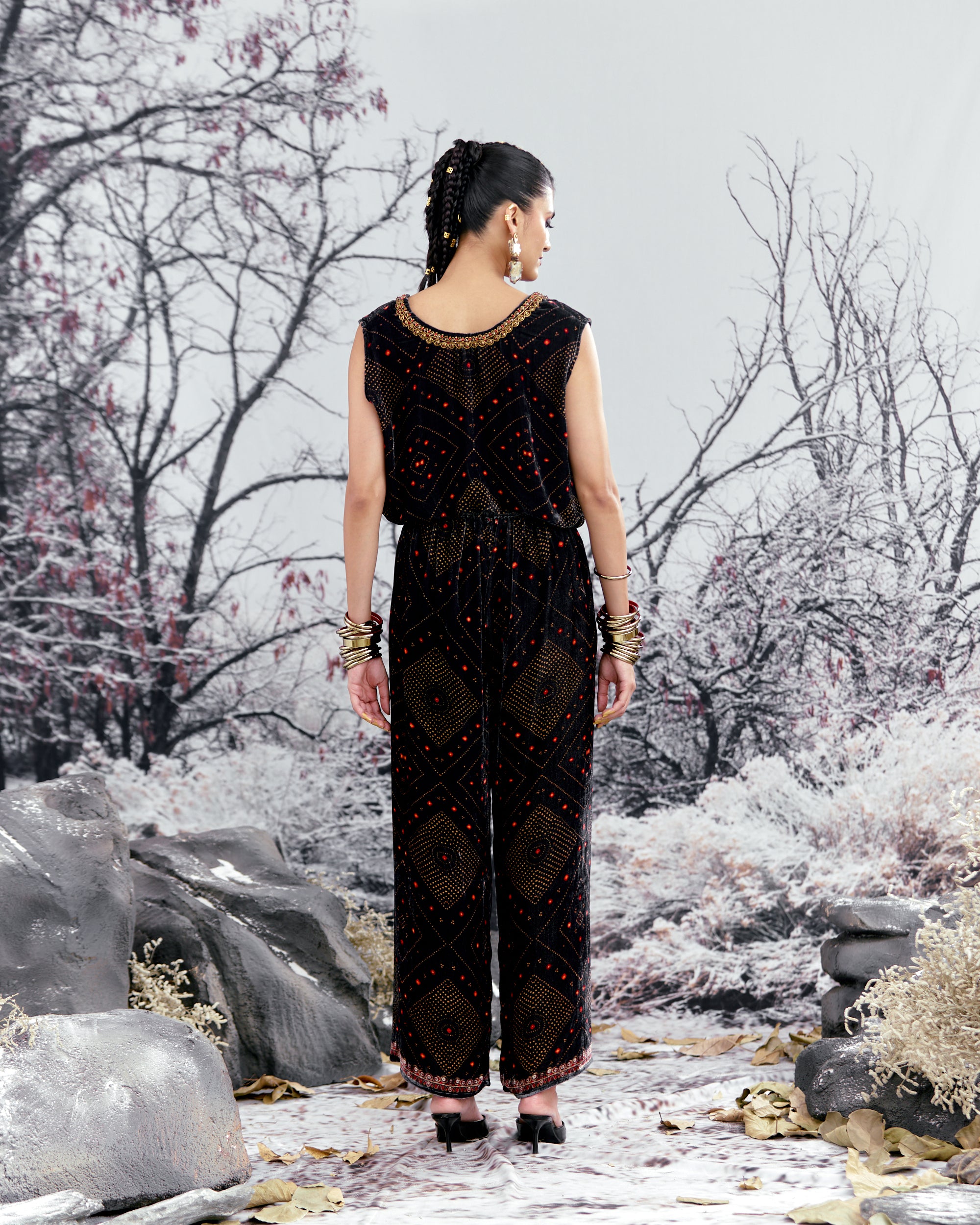 Tijori : Adhira - Black