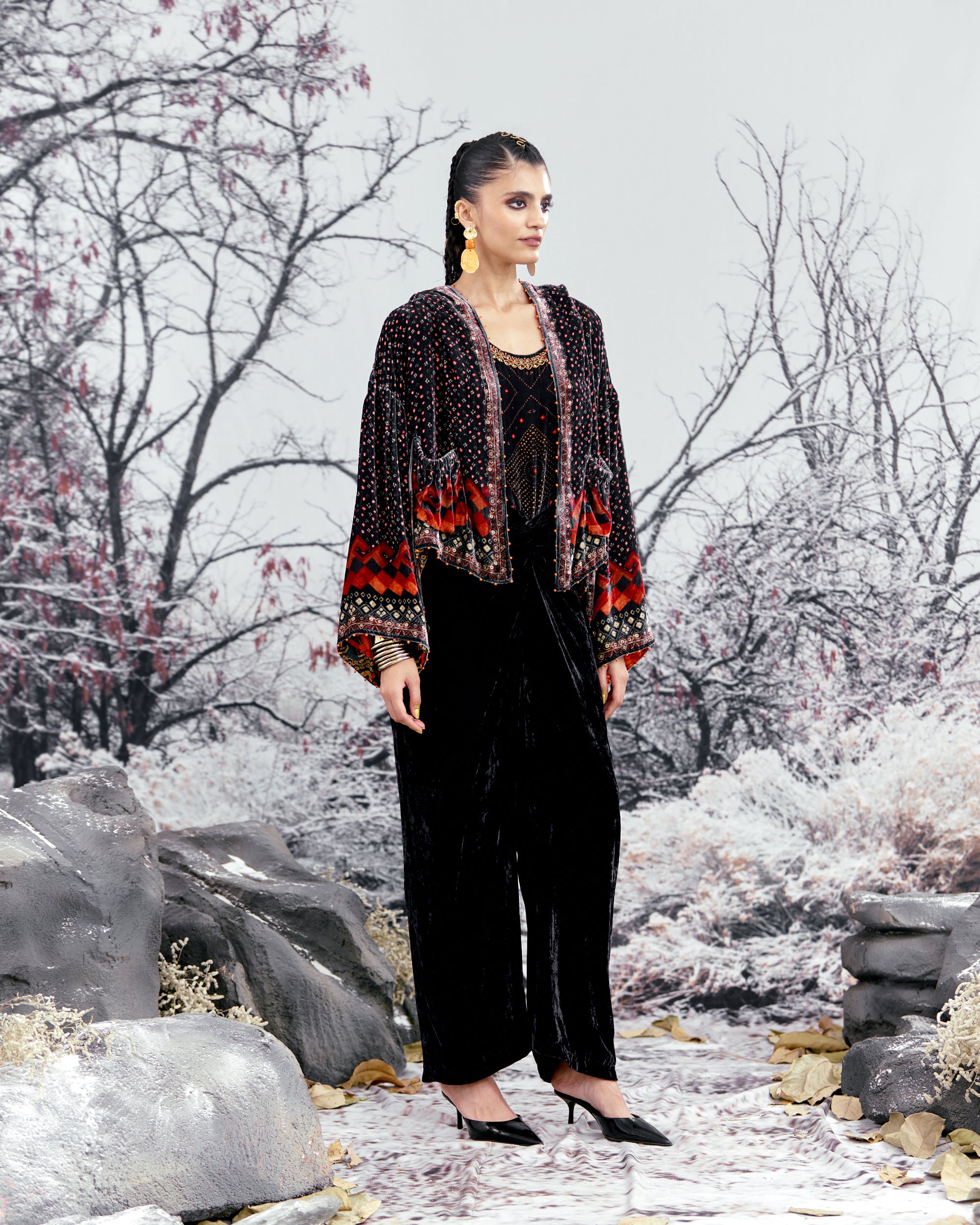Tijori : Romania - Black
