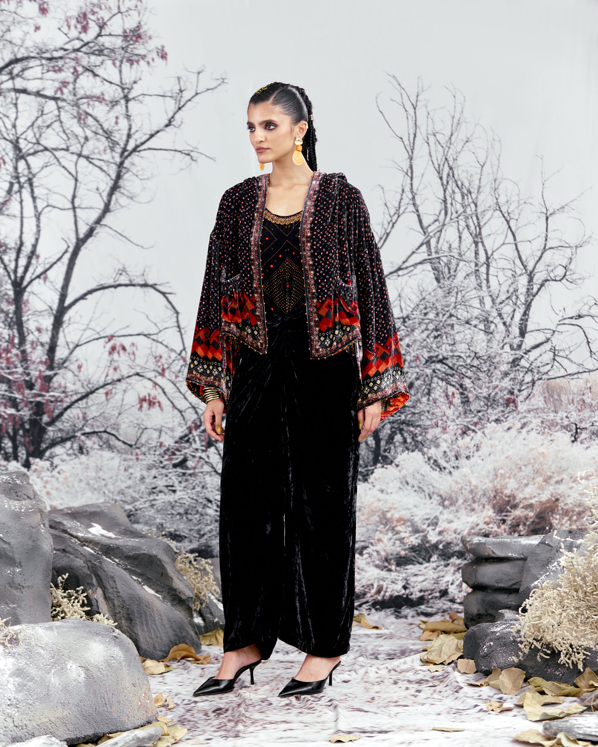 Tijori : Romania - Black