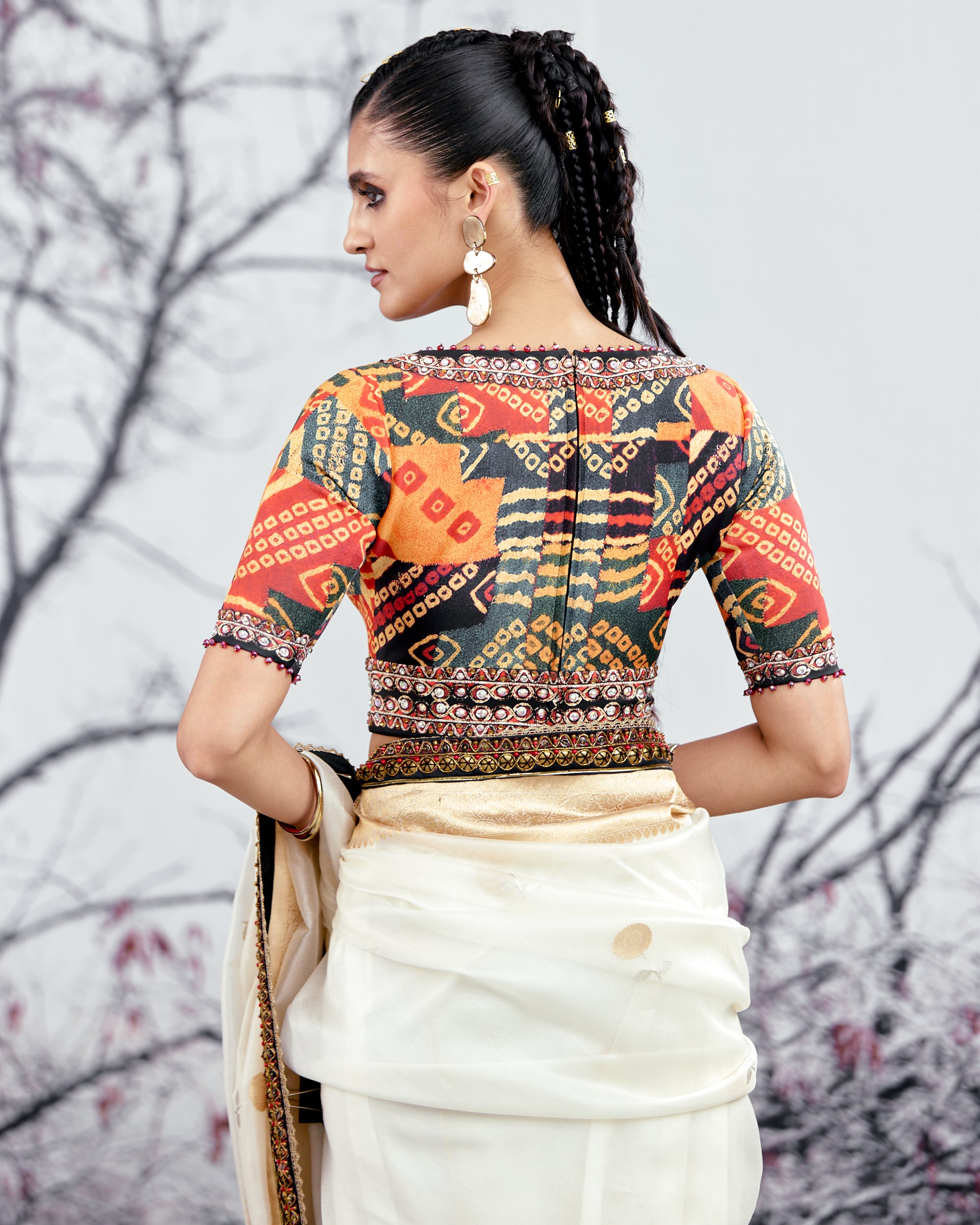 Tijori : Savitri - Ivory