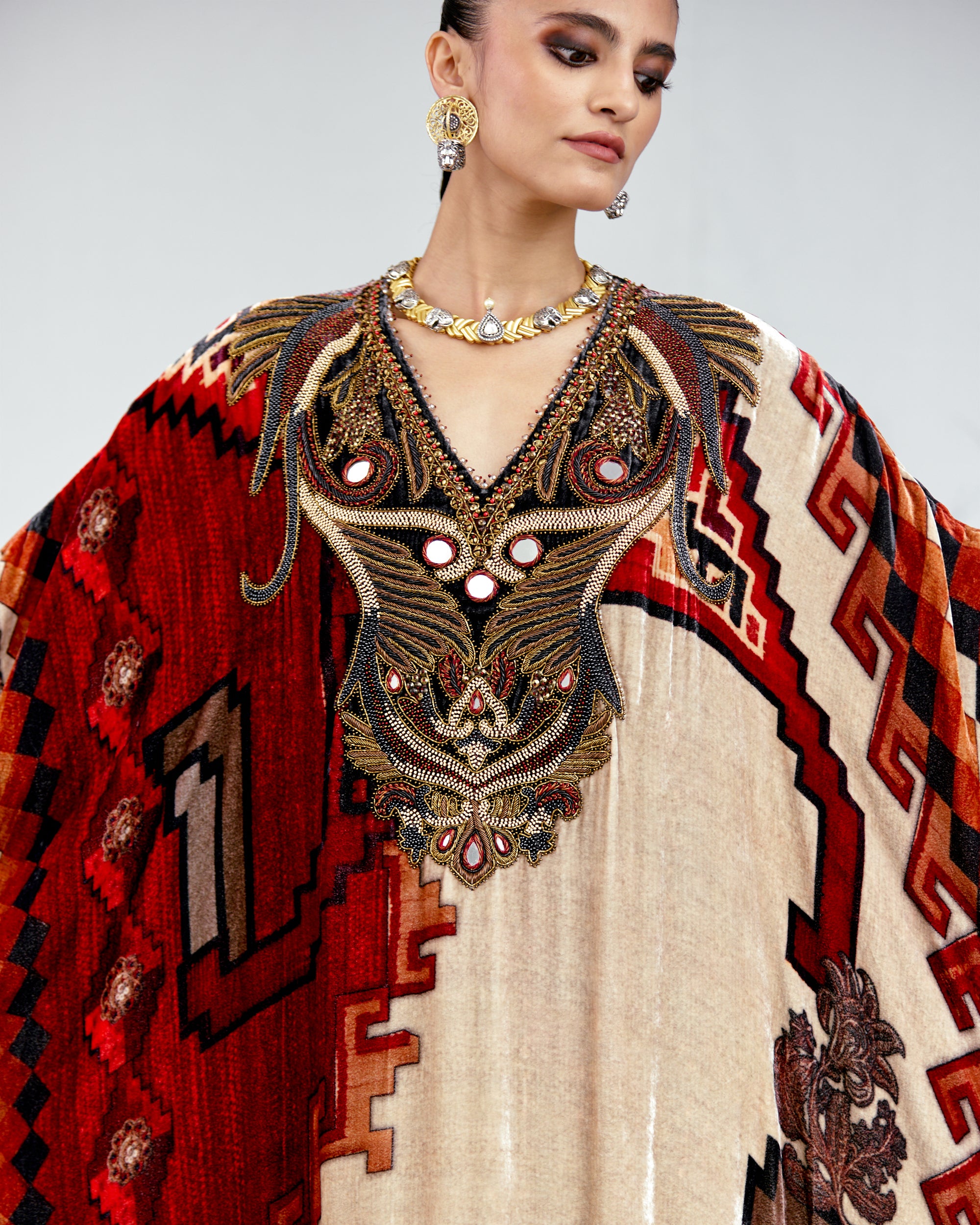 Tijori : Verusha - Beige/Red