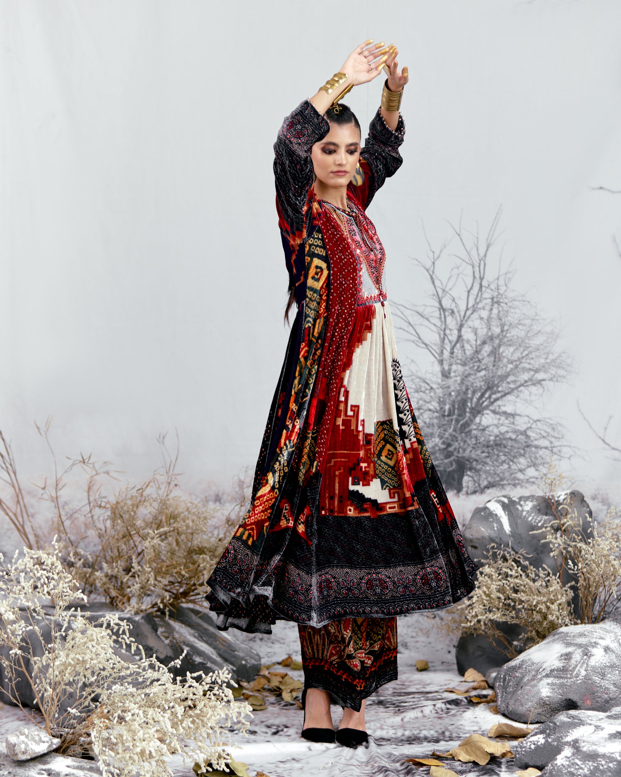 Tijori : Anisha - Beige/Red