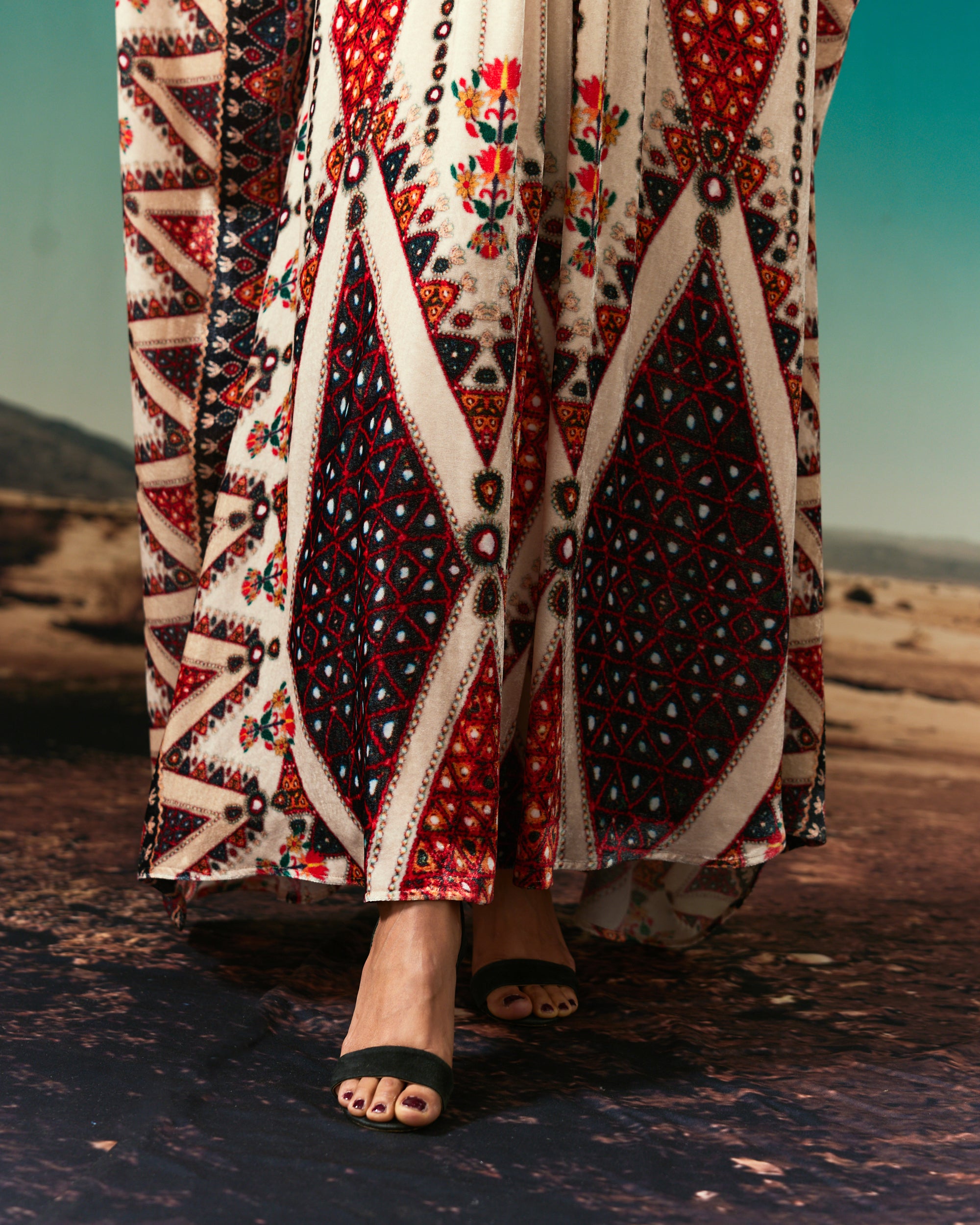 Kutch : Imama - Eggshell