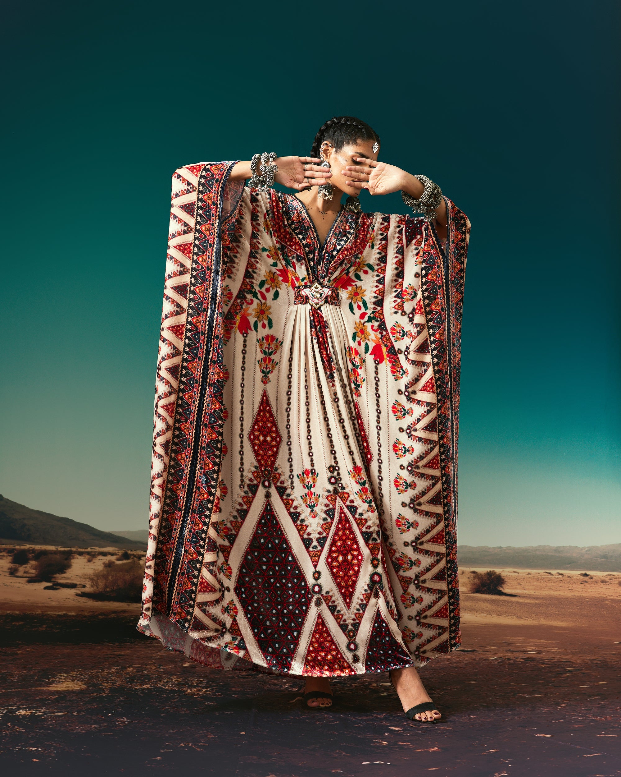 Kutch : Imama - Eggshell