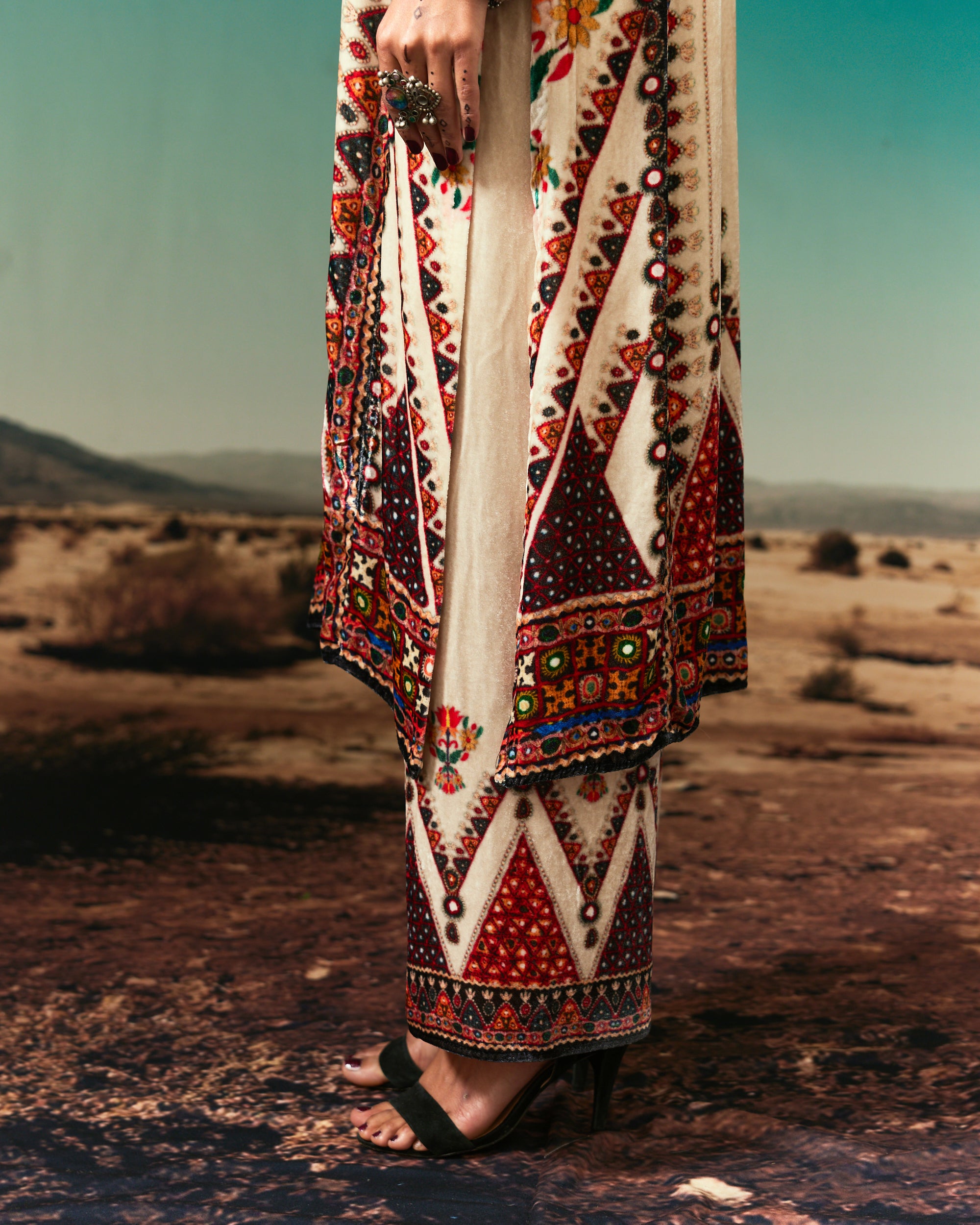 Kutch : Ghazala - Eggshell