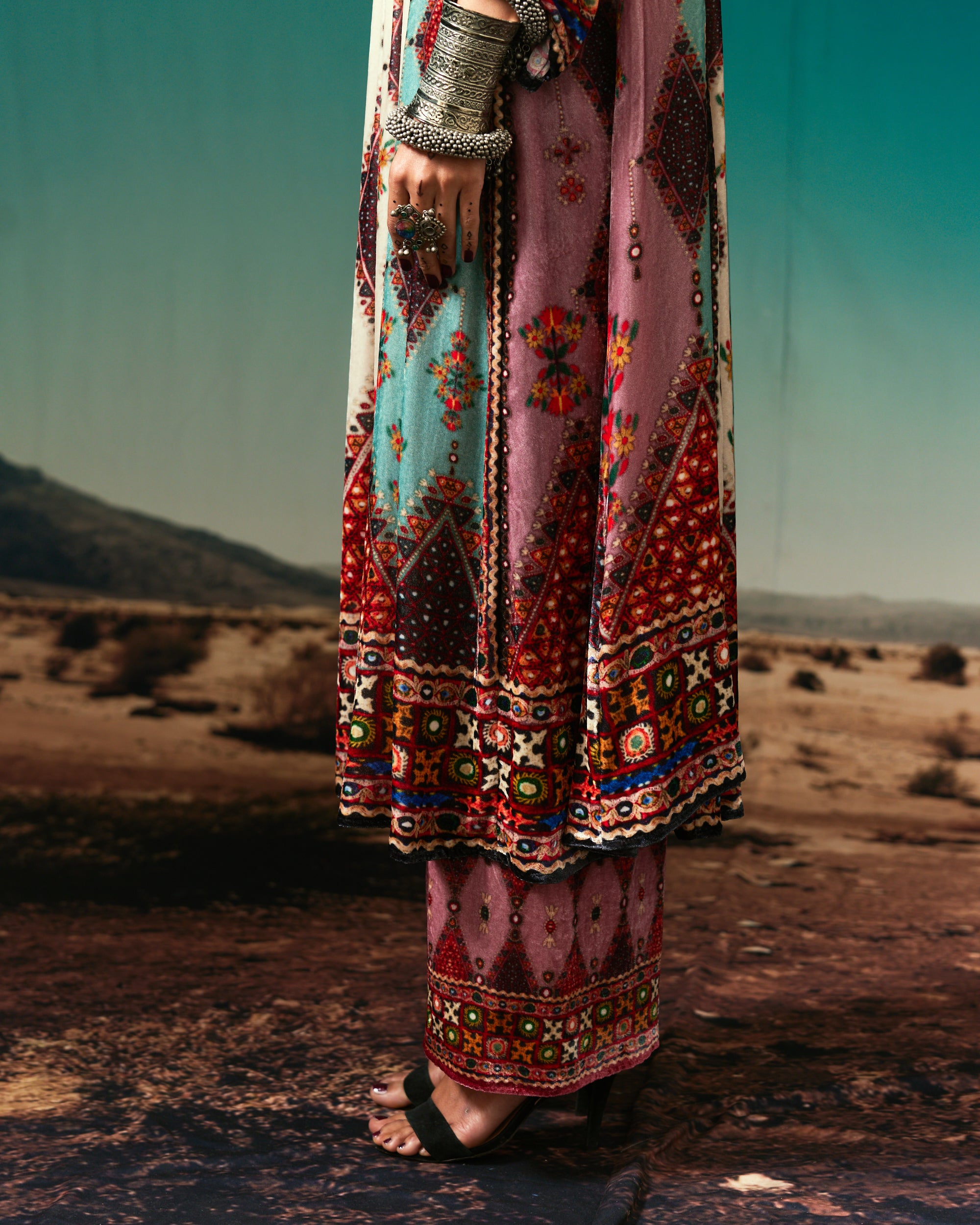 Kutch : Anisha -  Eggshell/Rose/Sea Blue