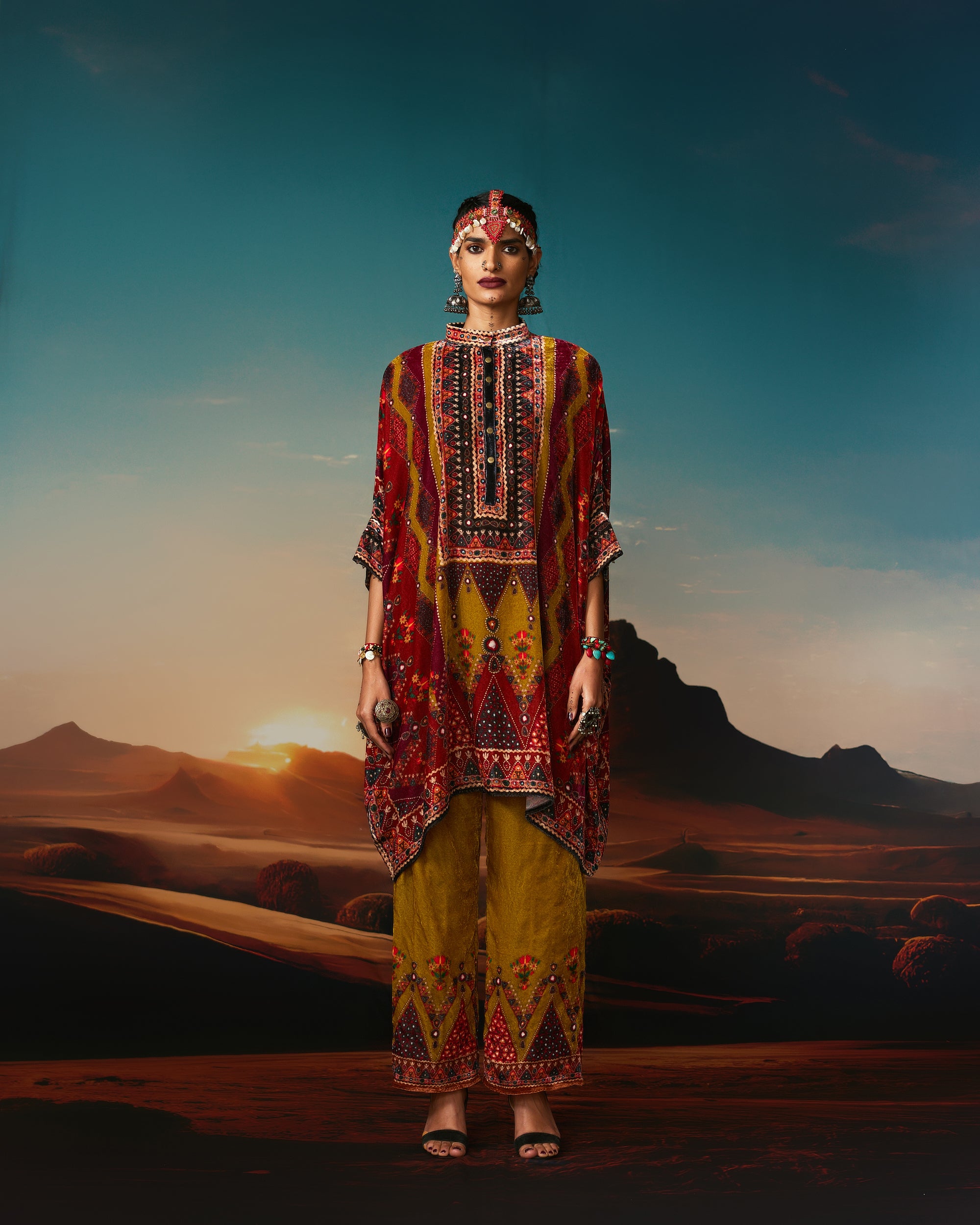 Kutch : Chanel 36" - Rust/Anise/Raspberry