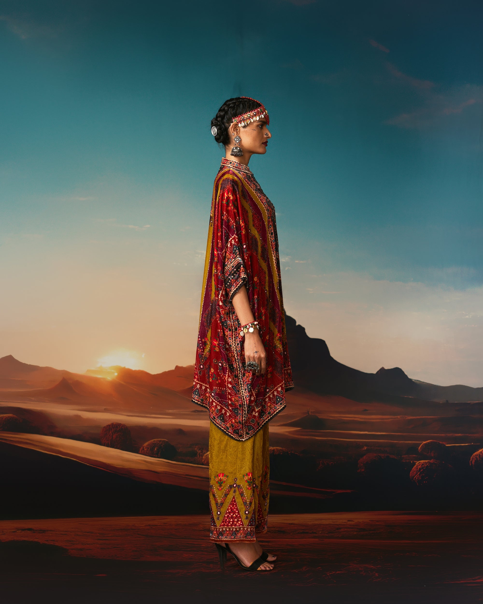 Kutch : Chanel 36" - Rust/Anise/Raspberry