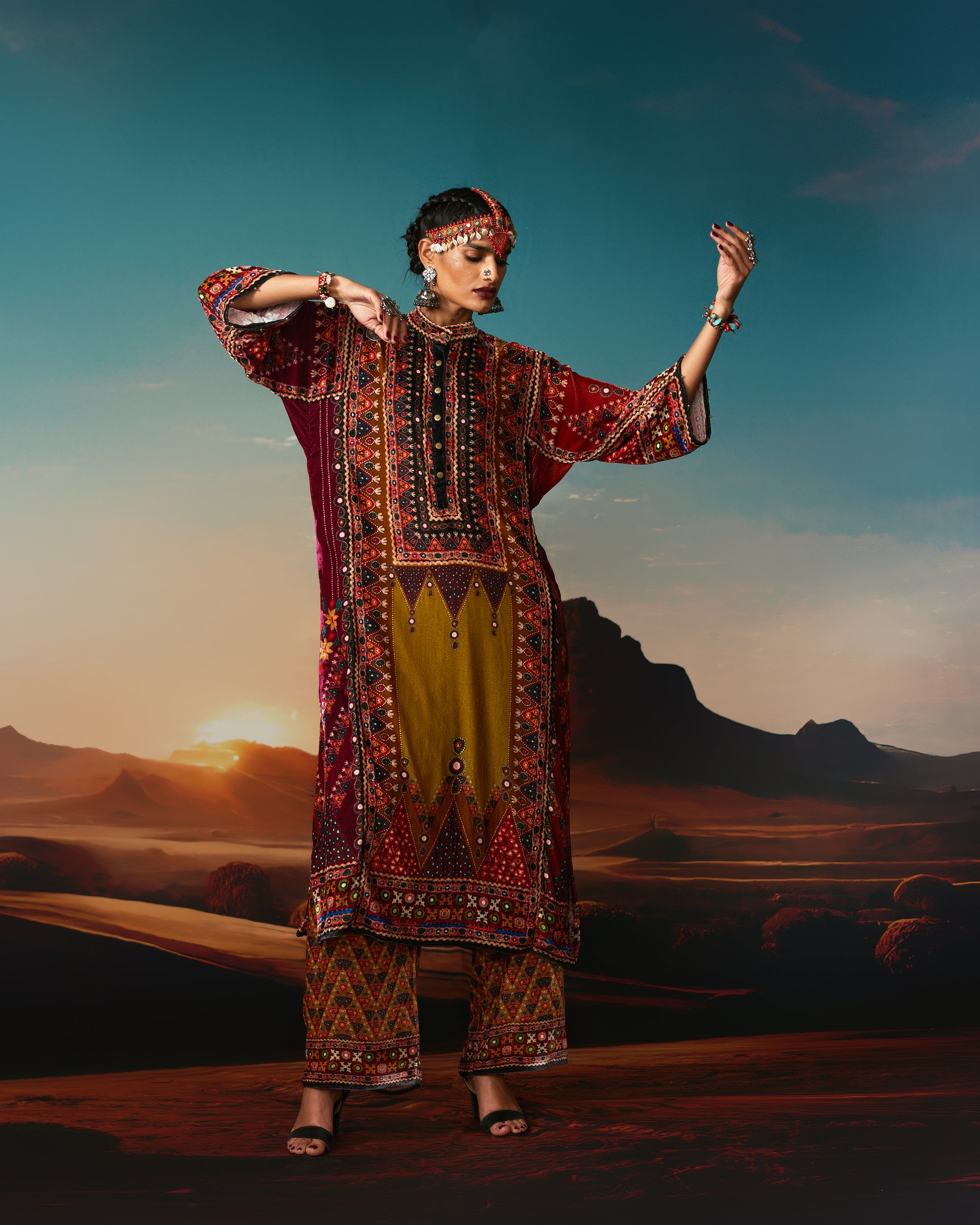 Kutch : Ghazala - Anise/Rust/Raspberry