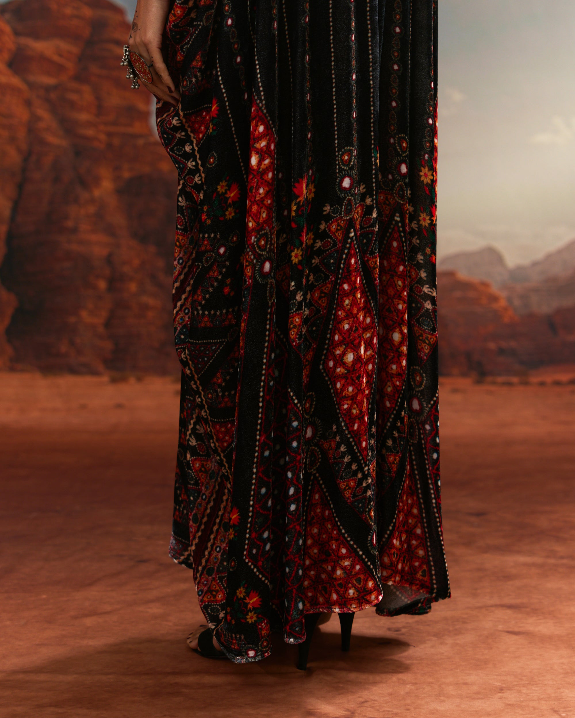 Kutch : Imama - Black