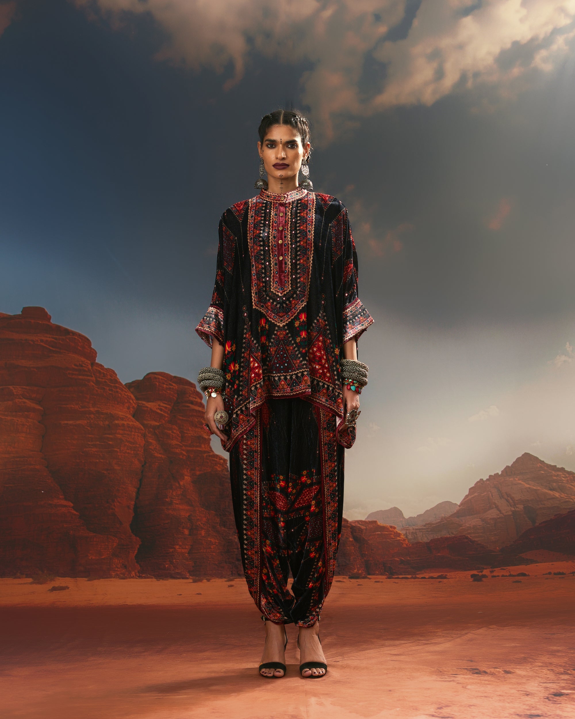 Kutch : Chanel - Black