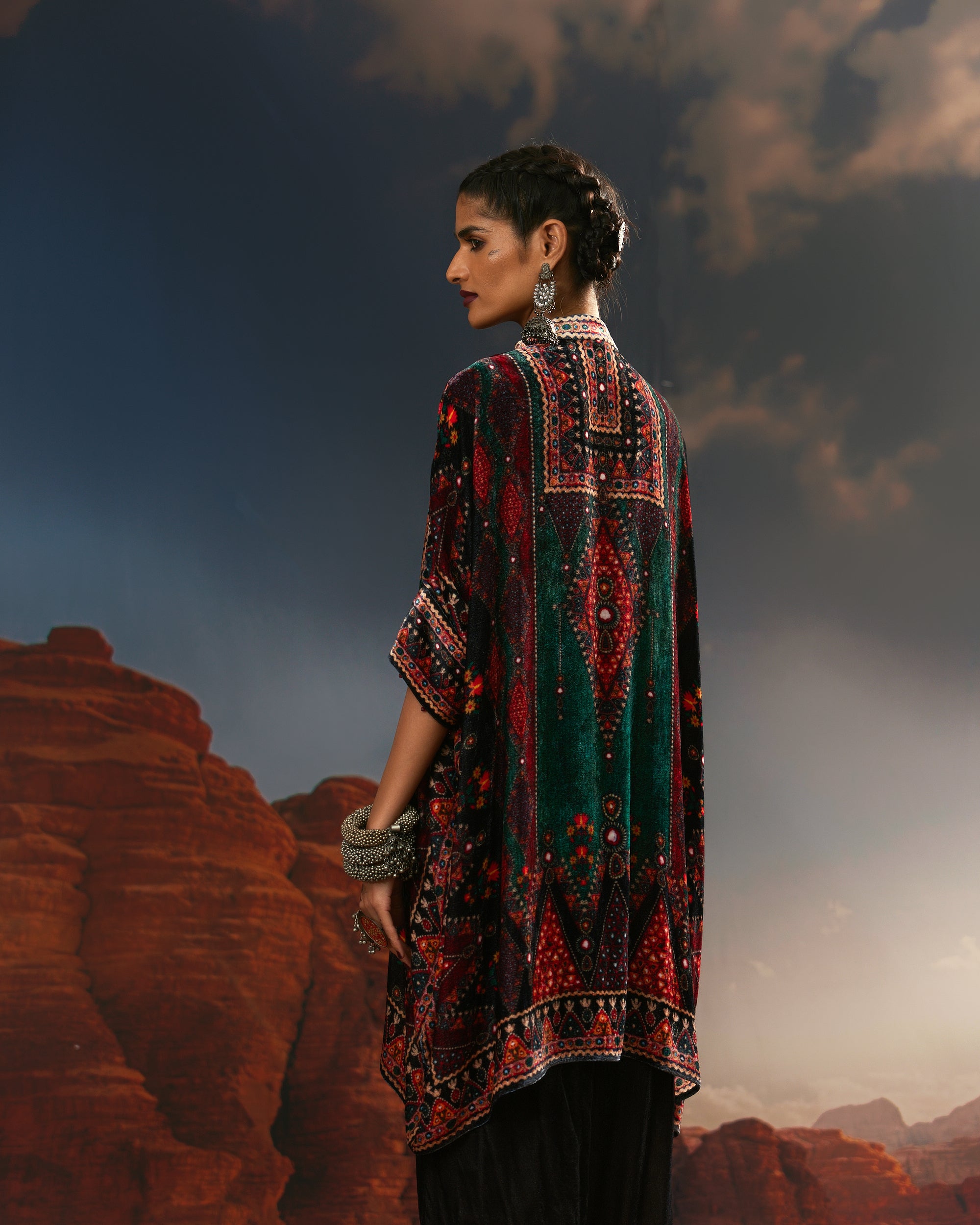 Kutch : Chanel 36" - Red/Teal/Black