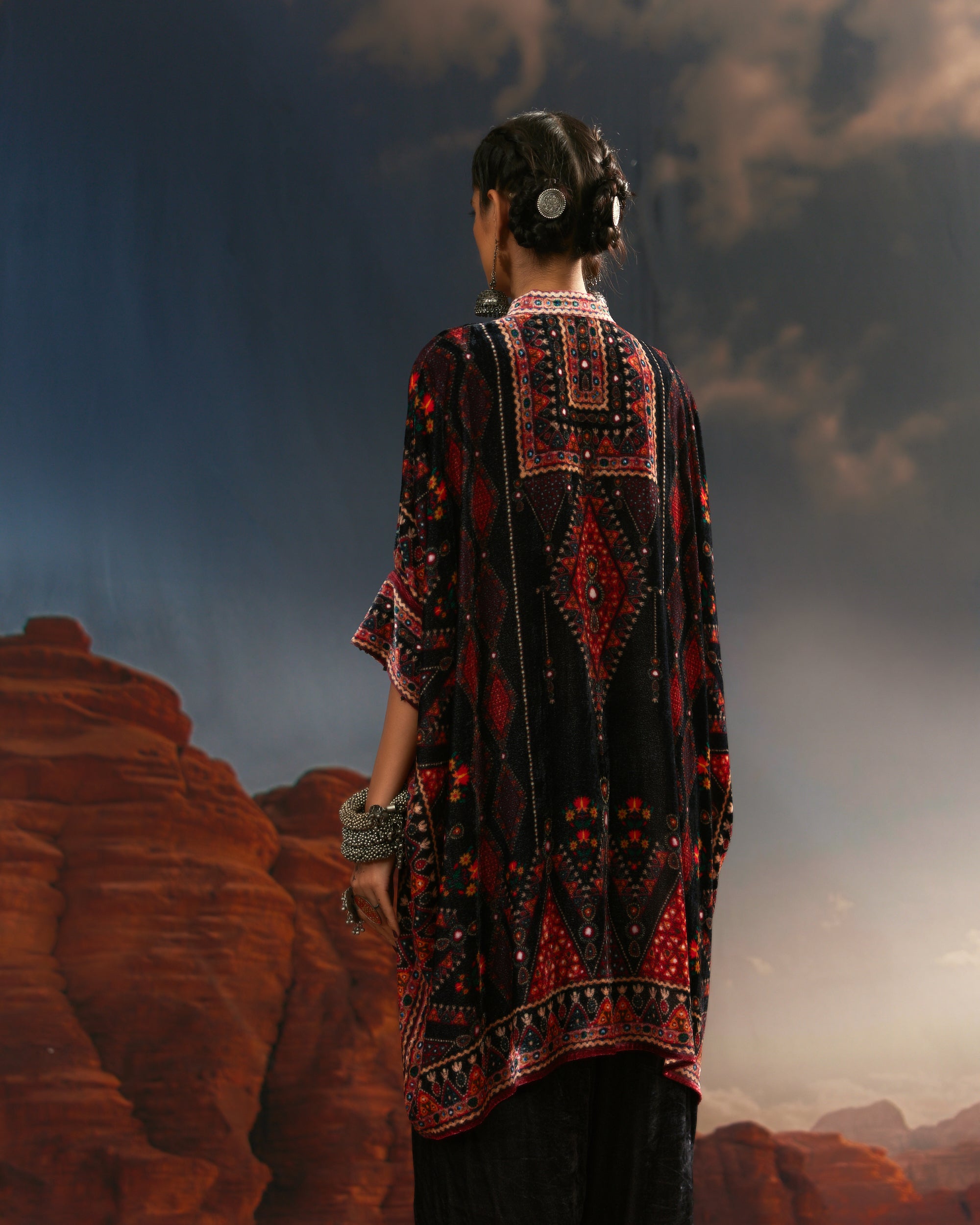 Kutch : Chanel 36" - Black