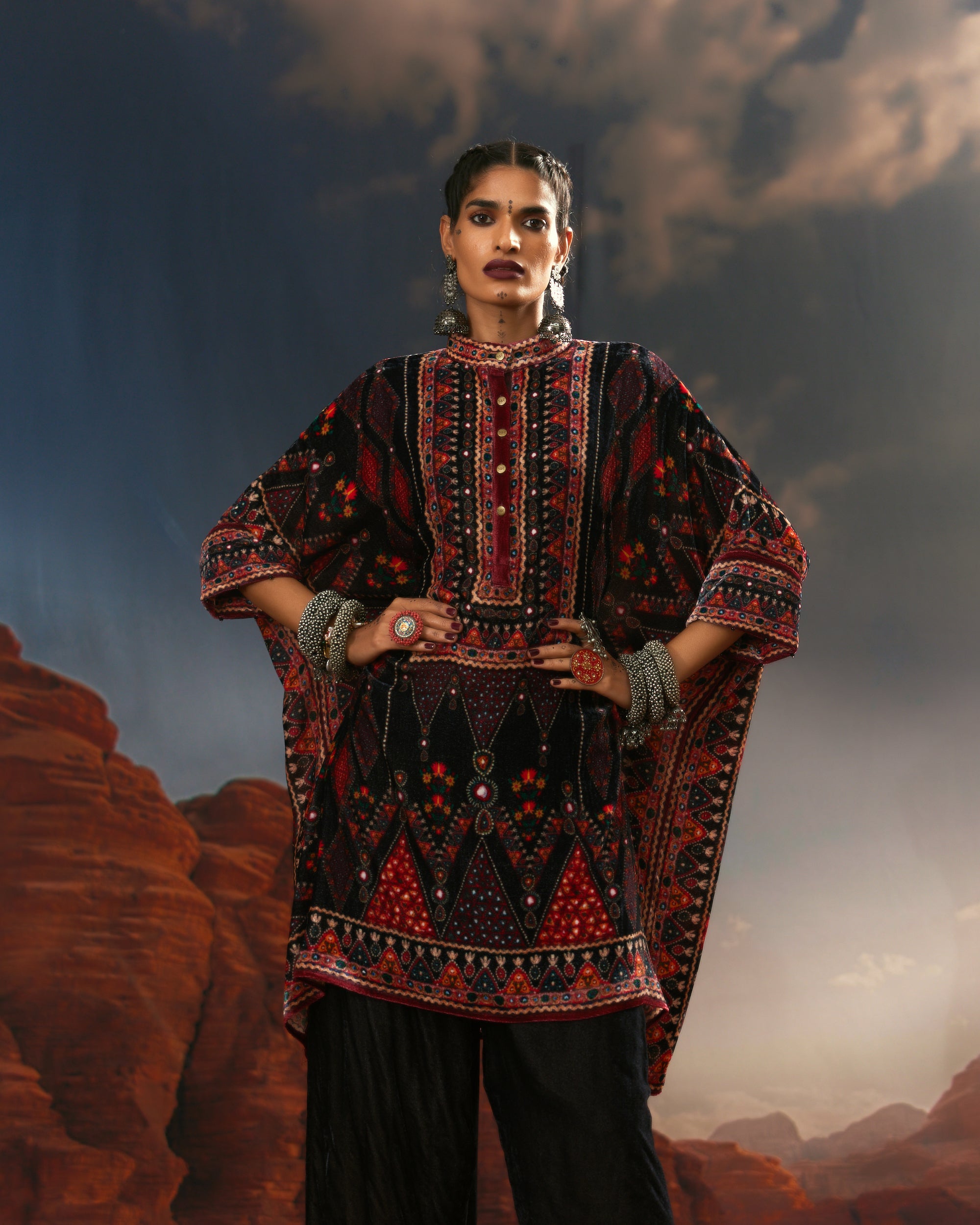 Kutch : Chanel 36" - Black