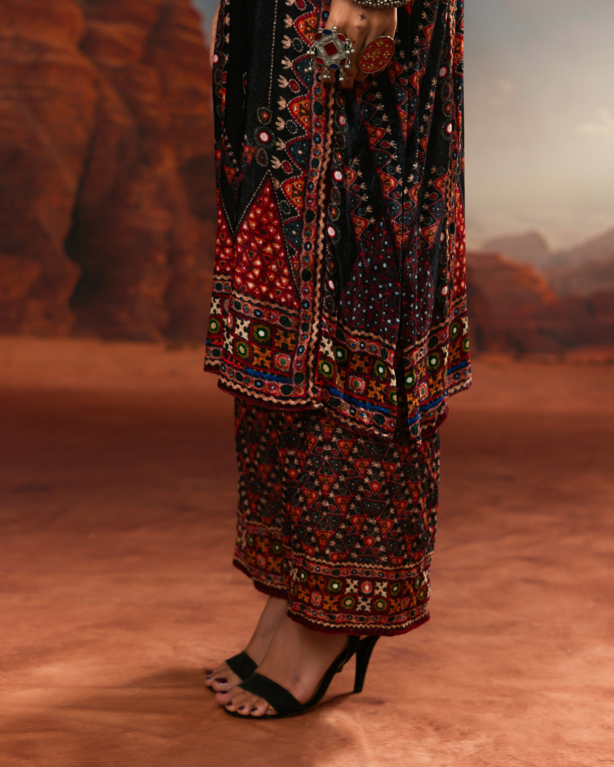 Kutch : Ghazala - Black