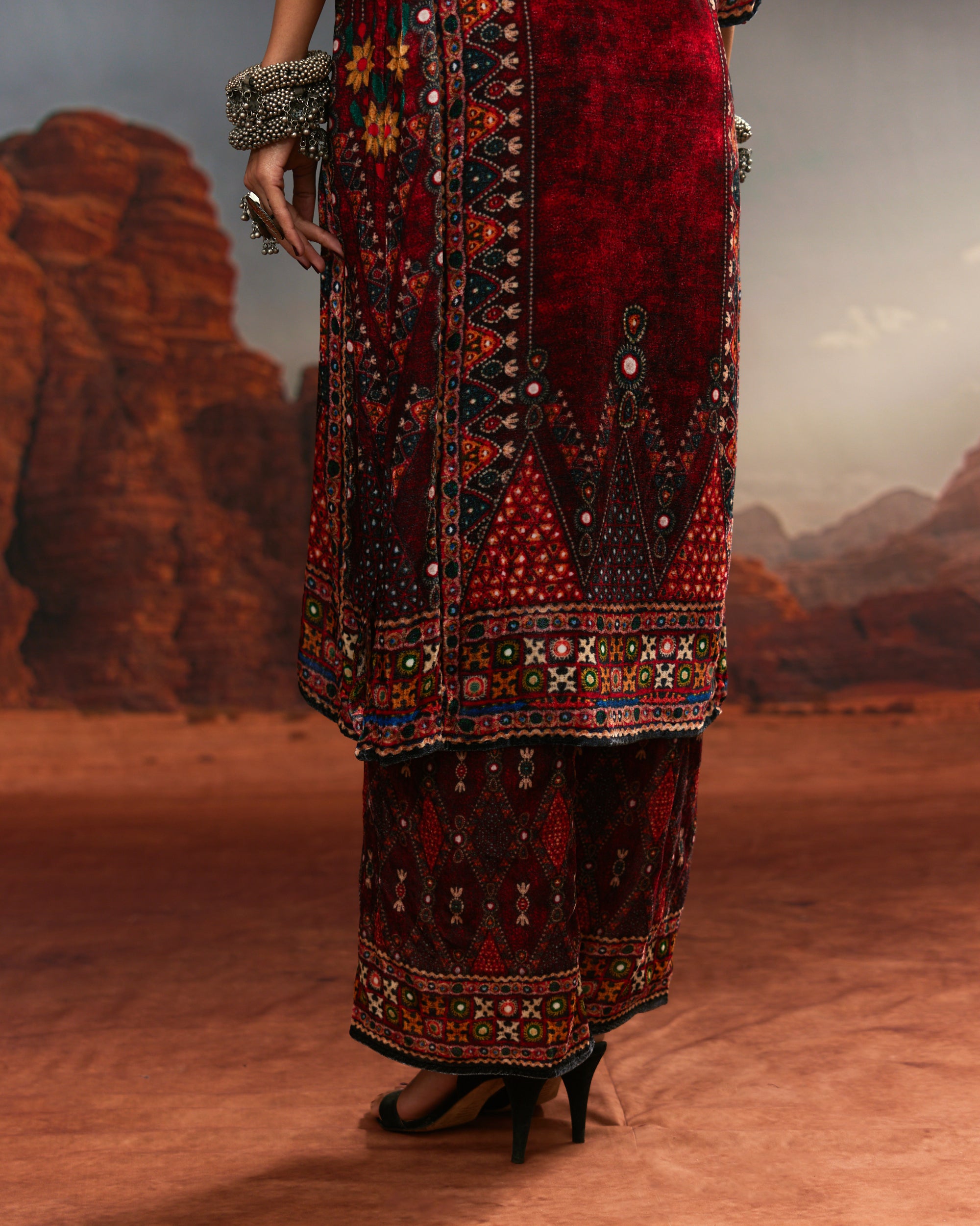 Kutch : Ghazala - Red