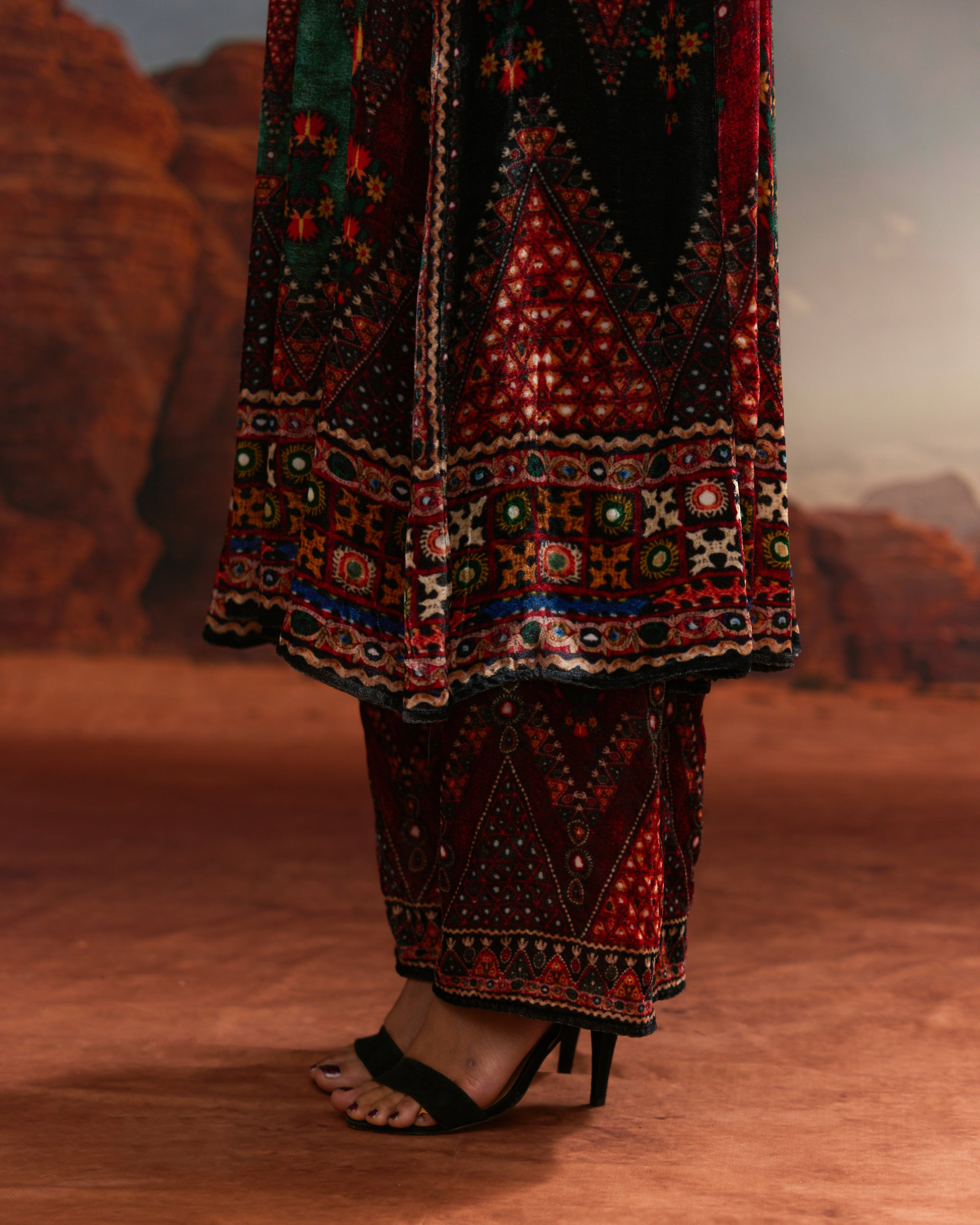 Kutch : Anisha - Teal/Red/Black