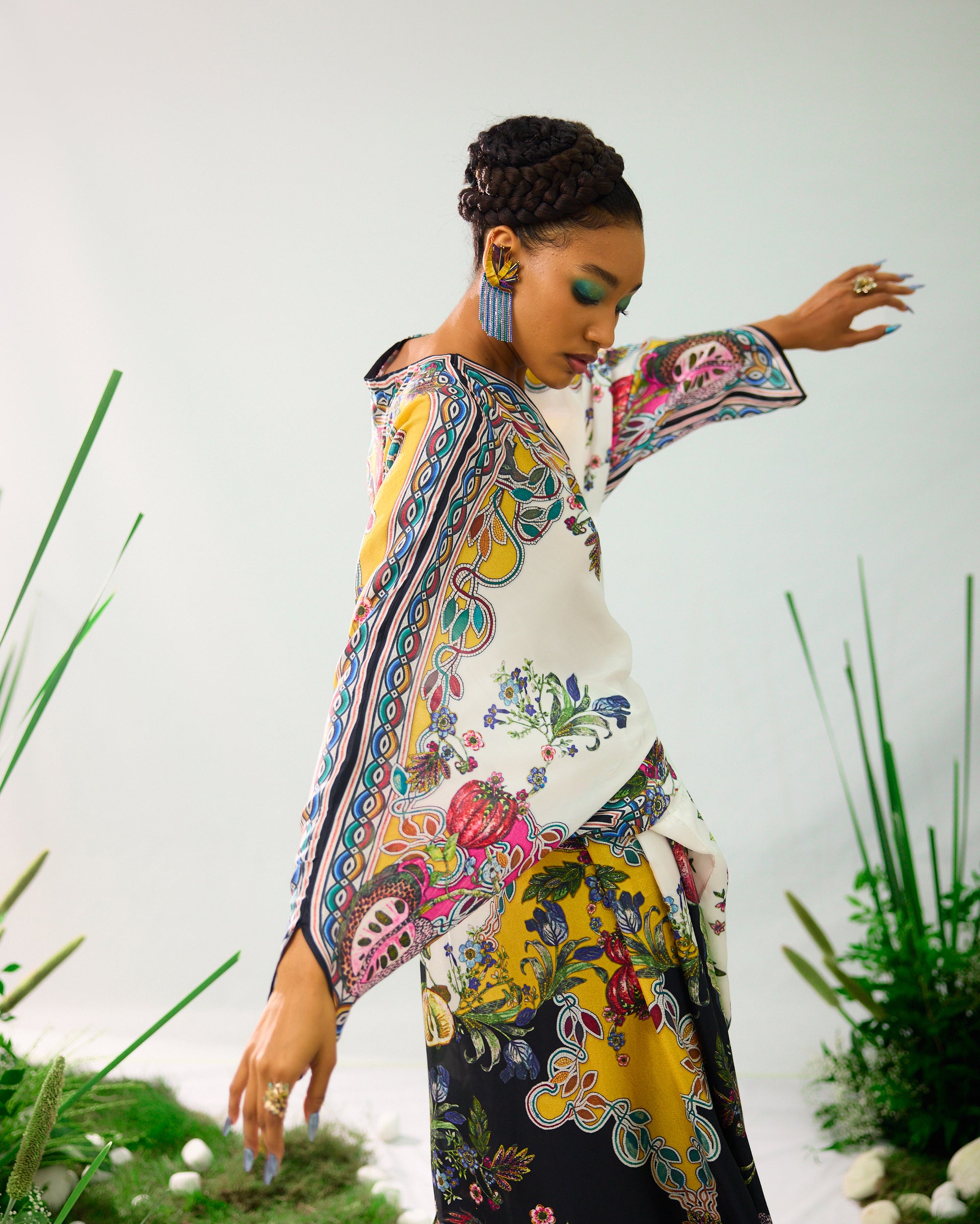Florence : Rasika - White/Black